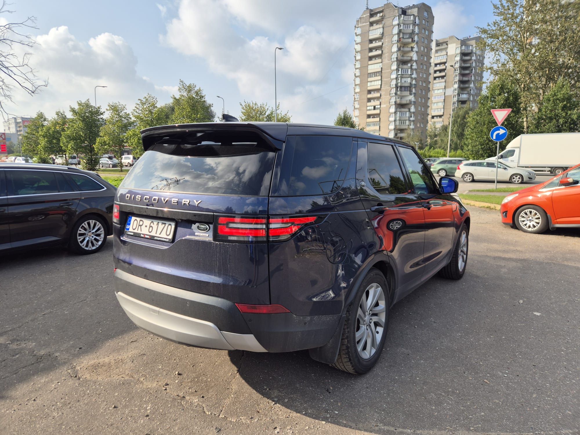 Car image 6