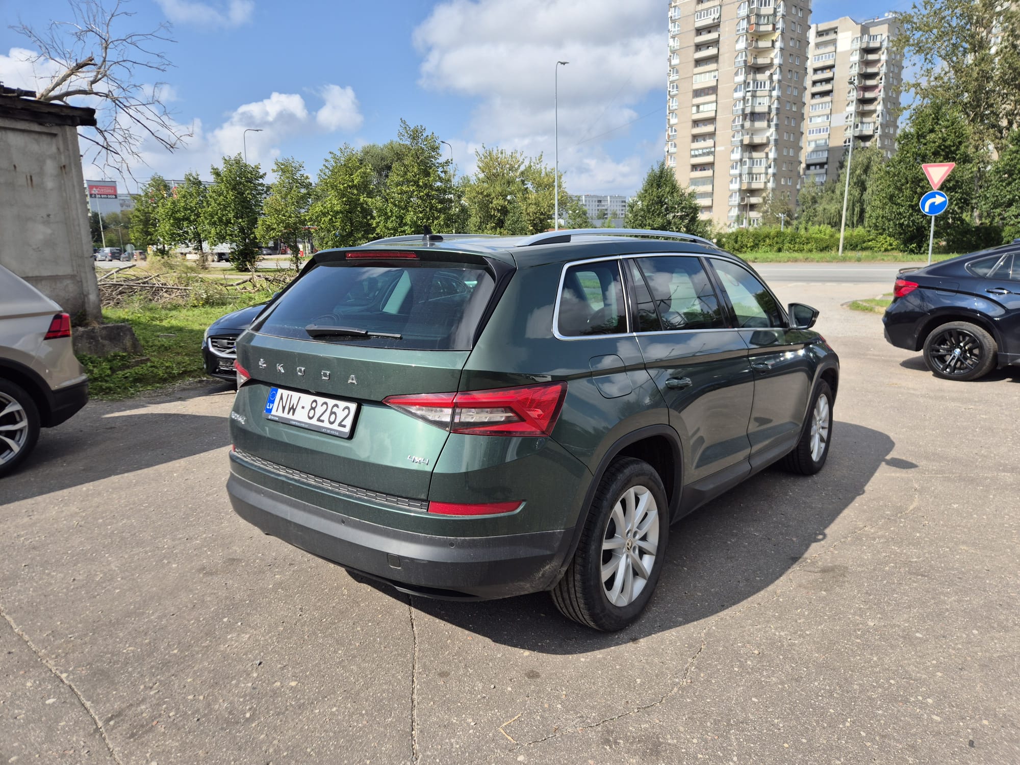 Car image 6