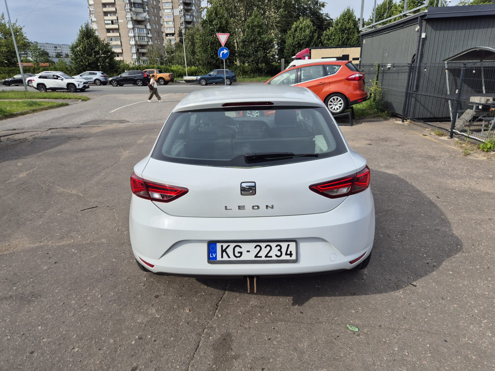 Car image 7