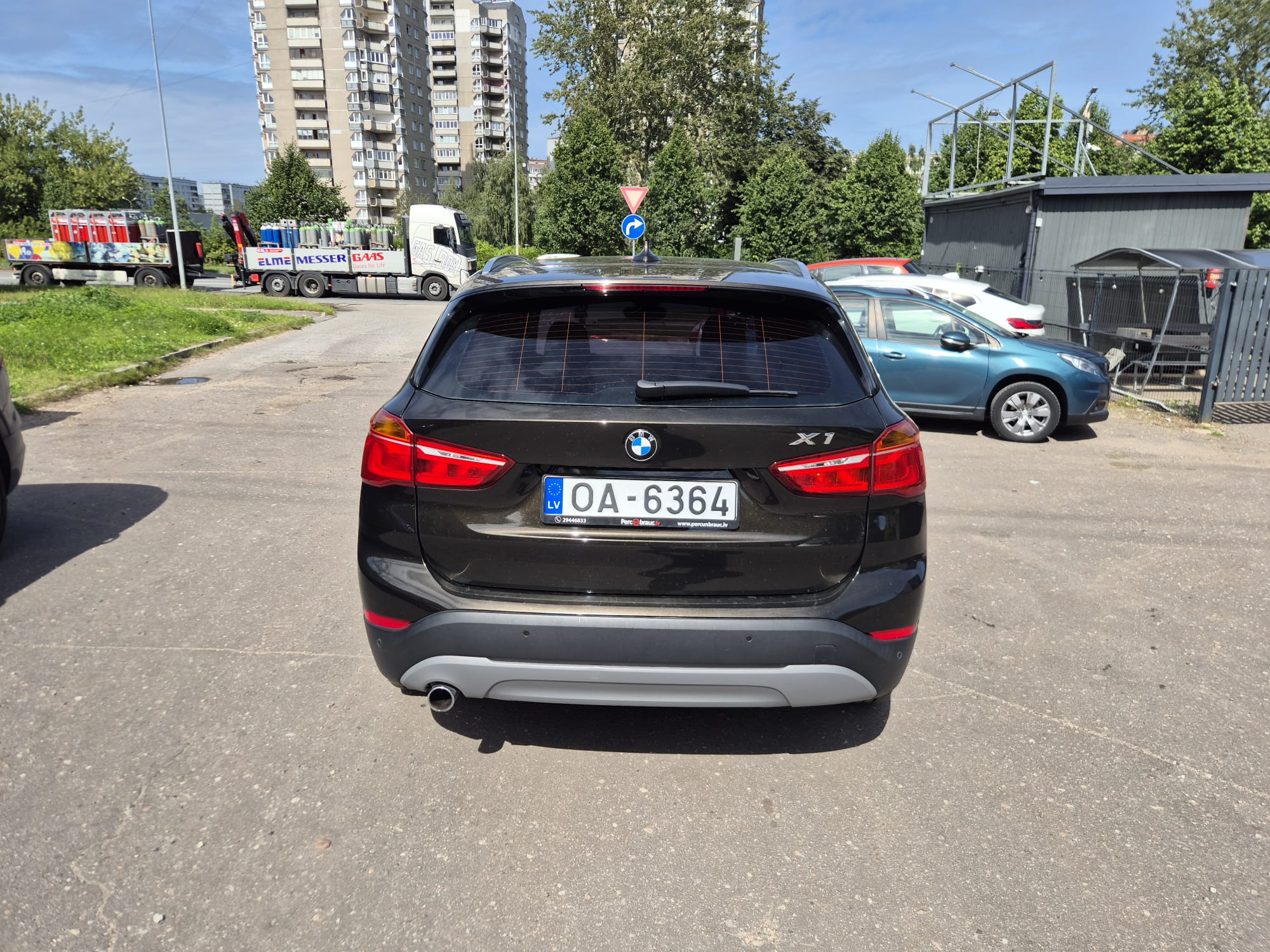 Car image 7
