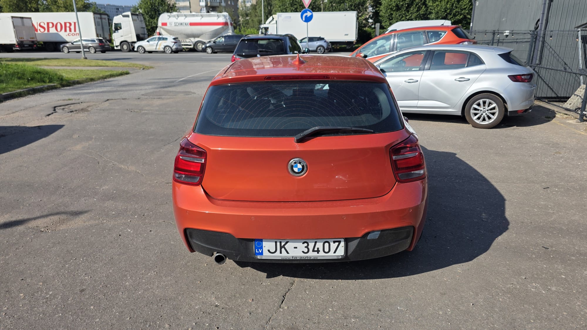 Car image 7
