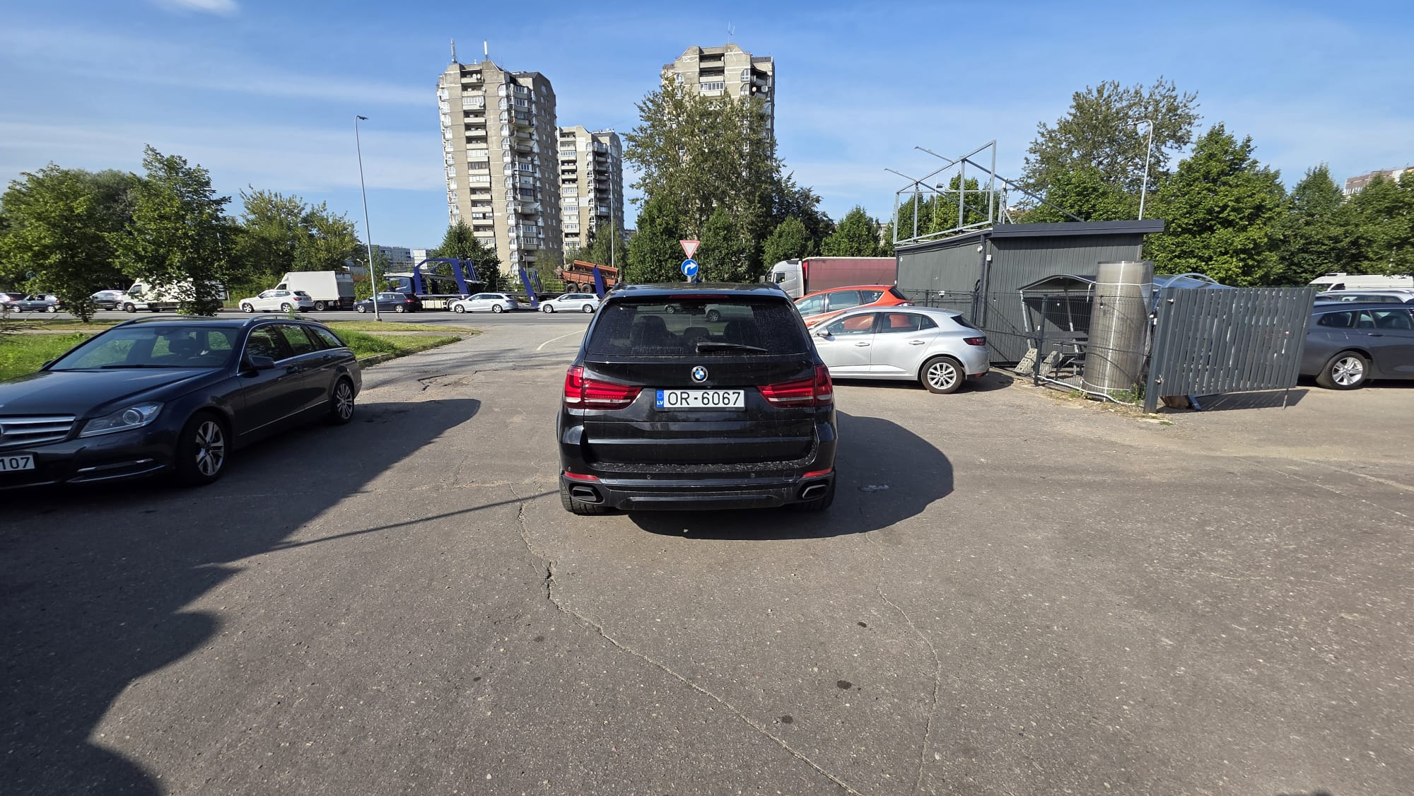 Car image 7