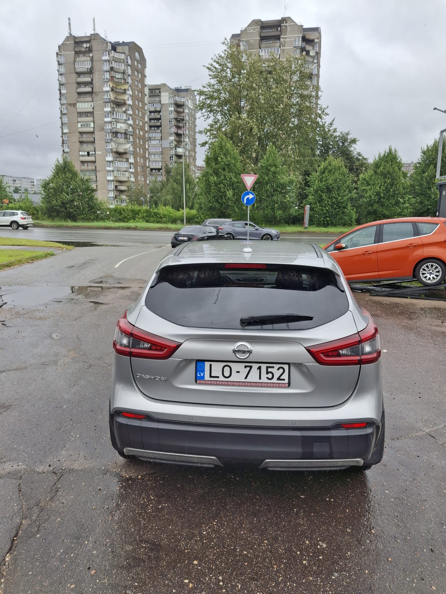 Car image 7