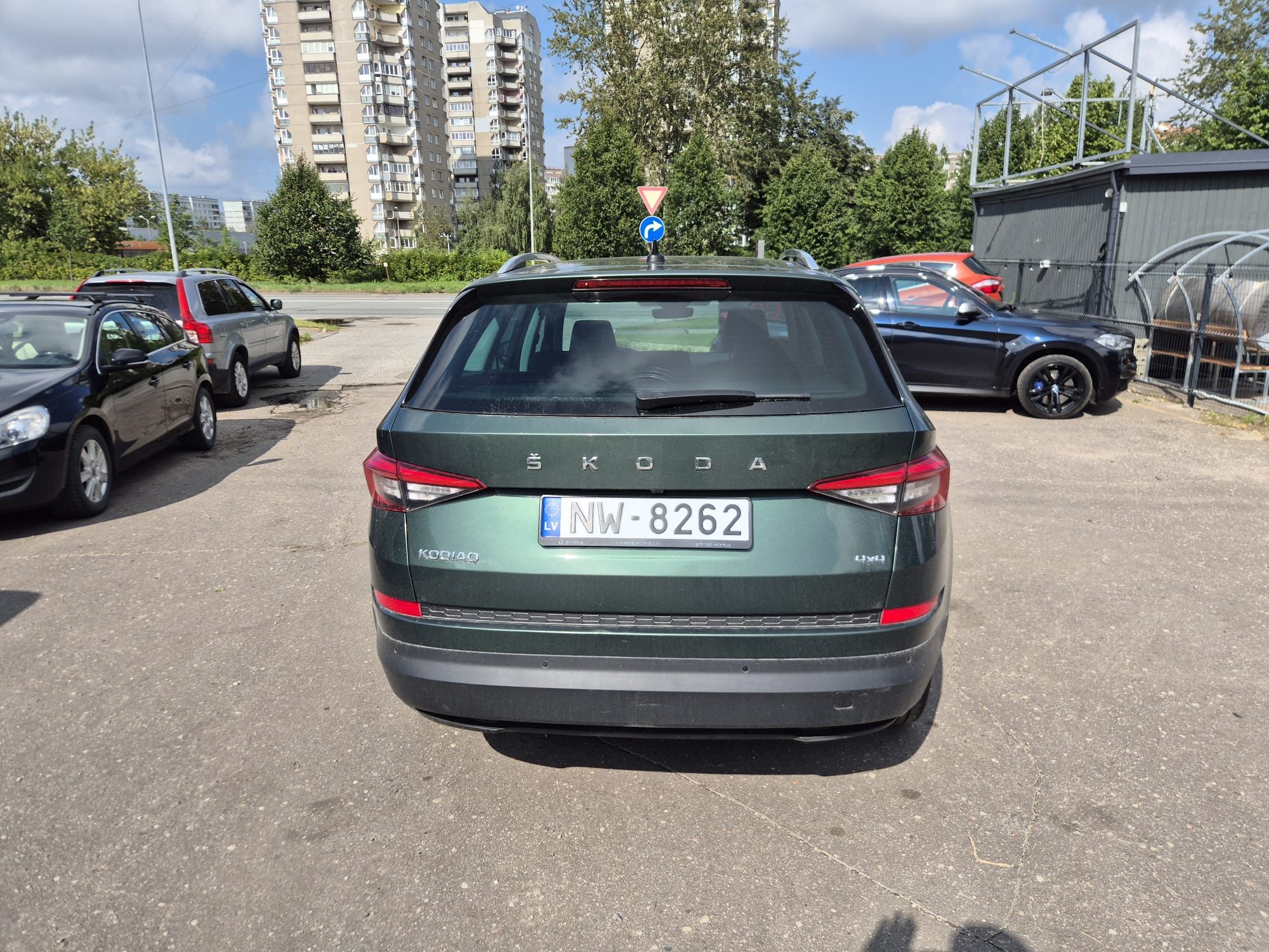 Car image 7