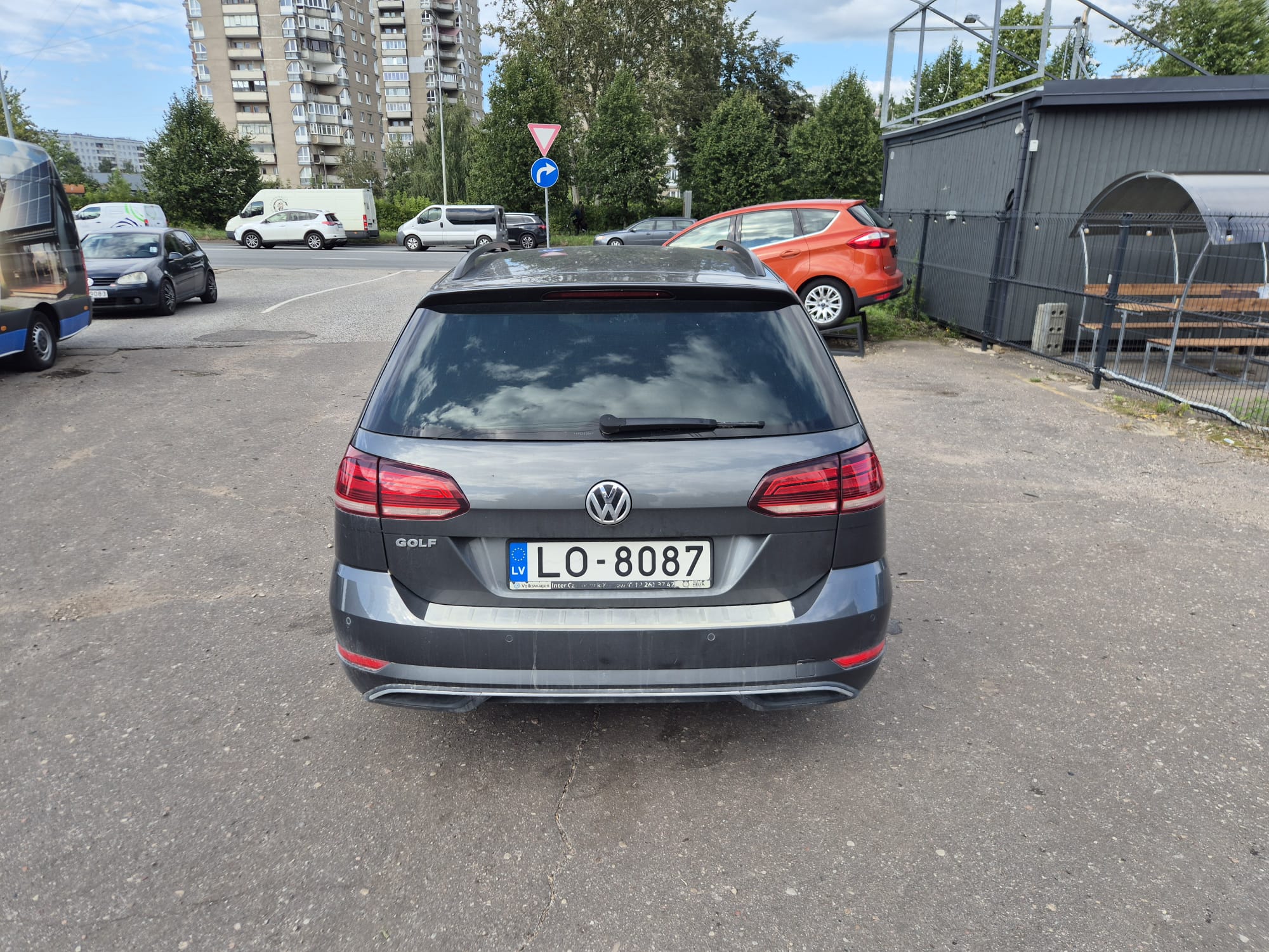 Car image 7