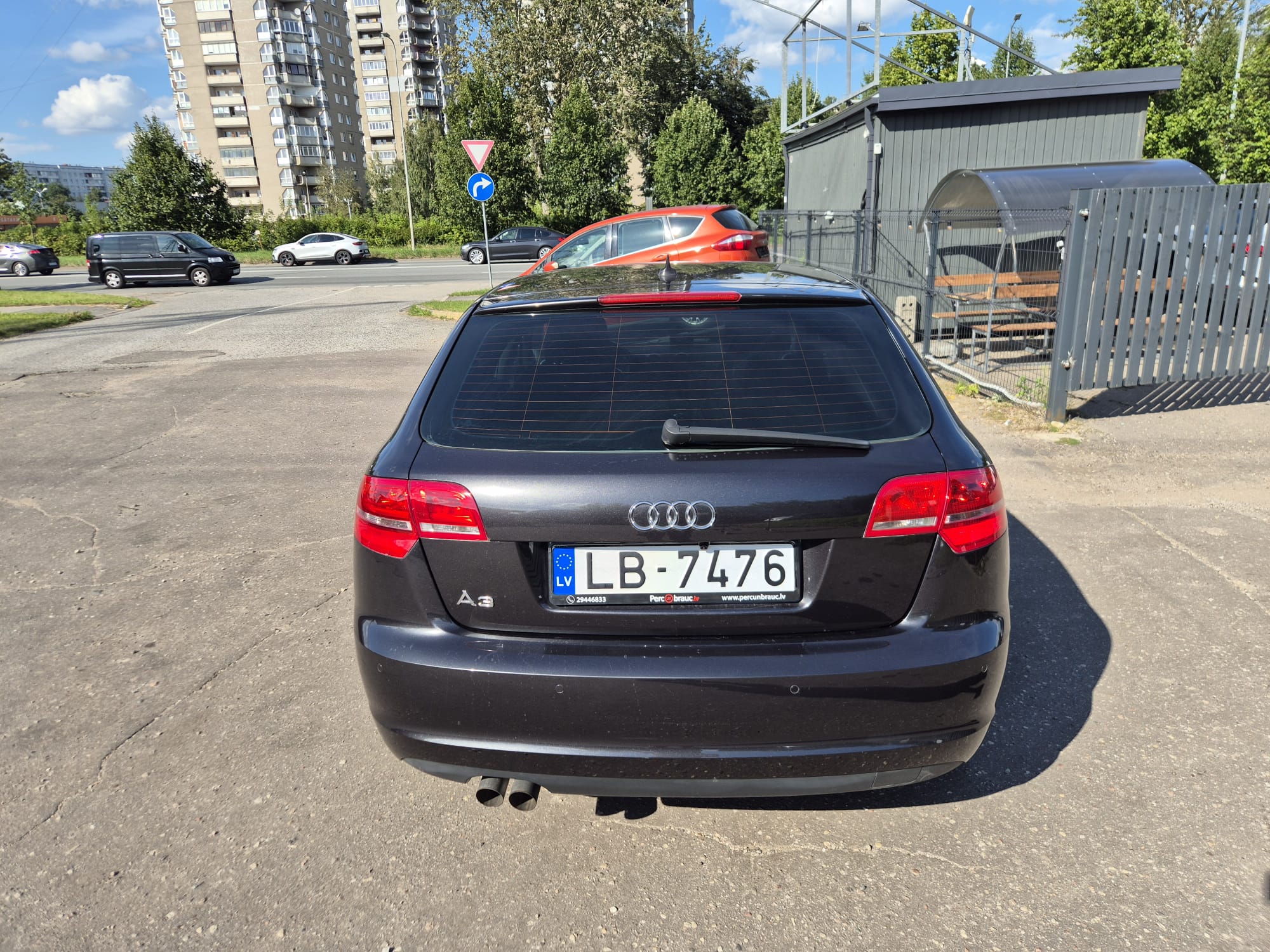 Car image 7