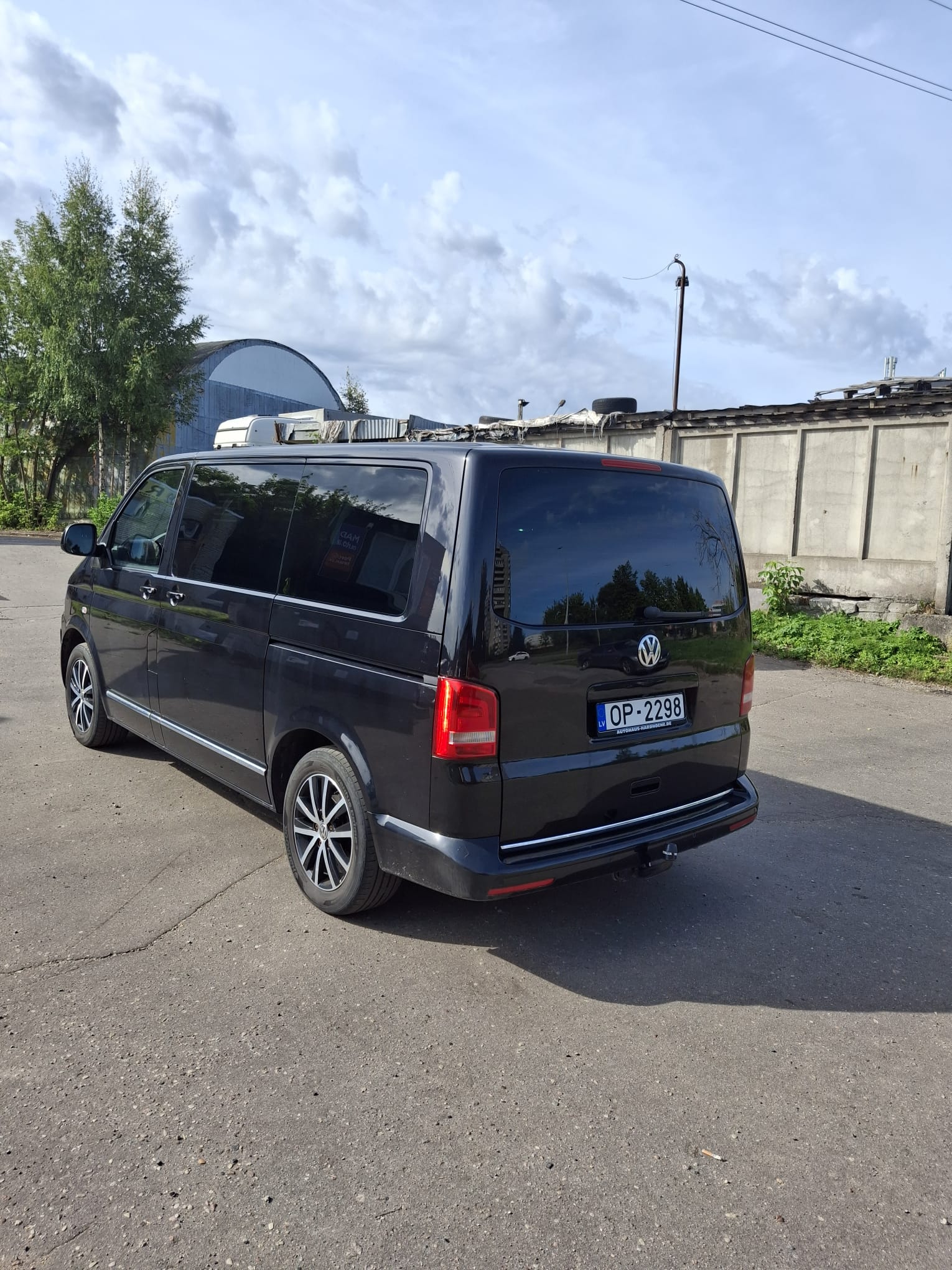 Car image 8