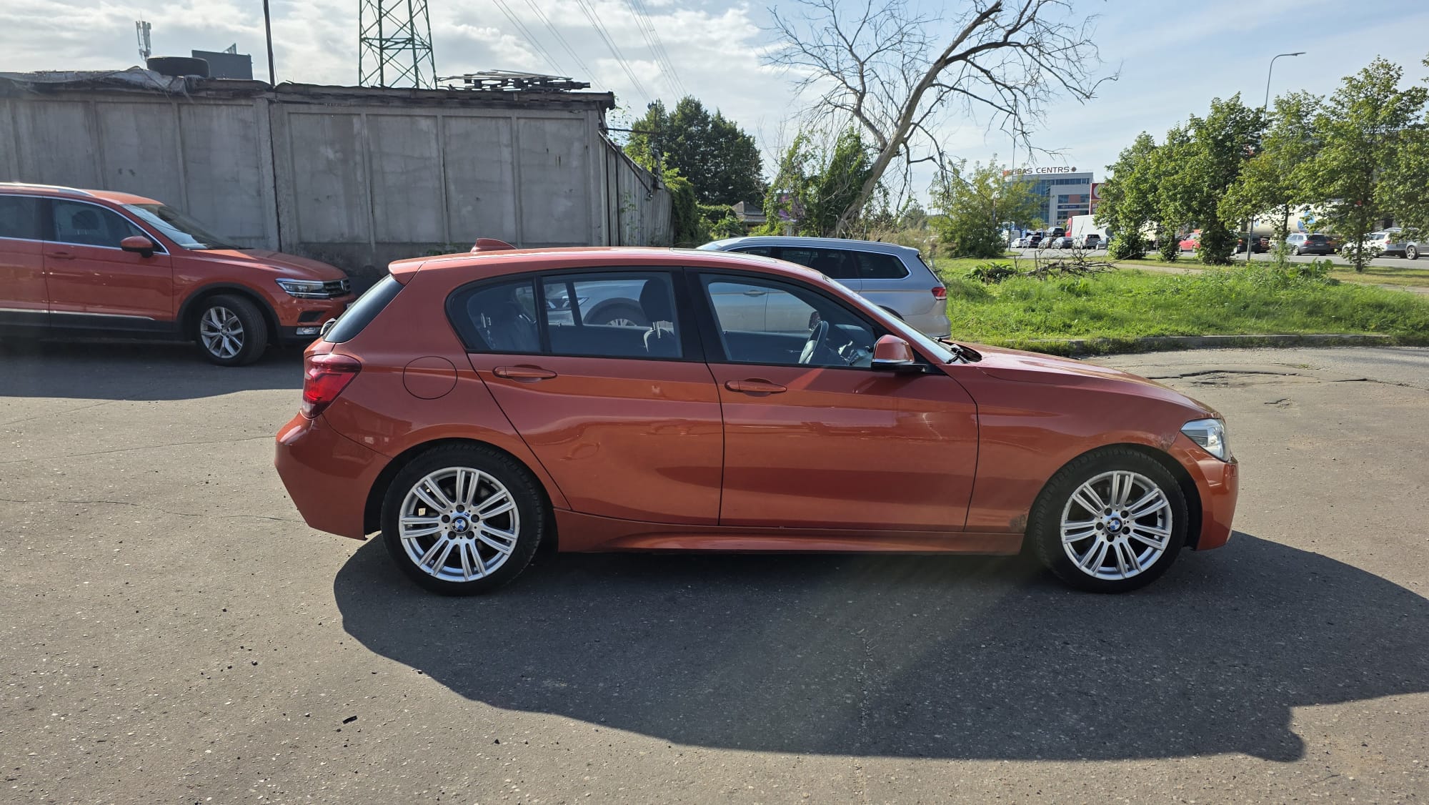 Car image 8