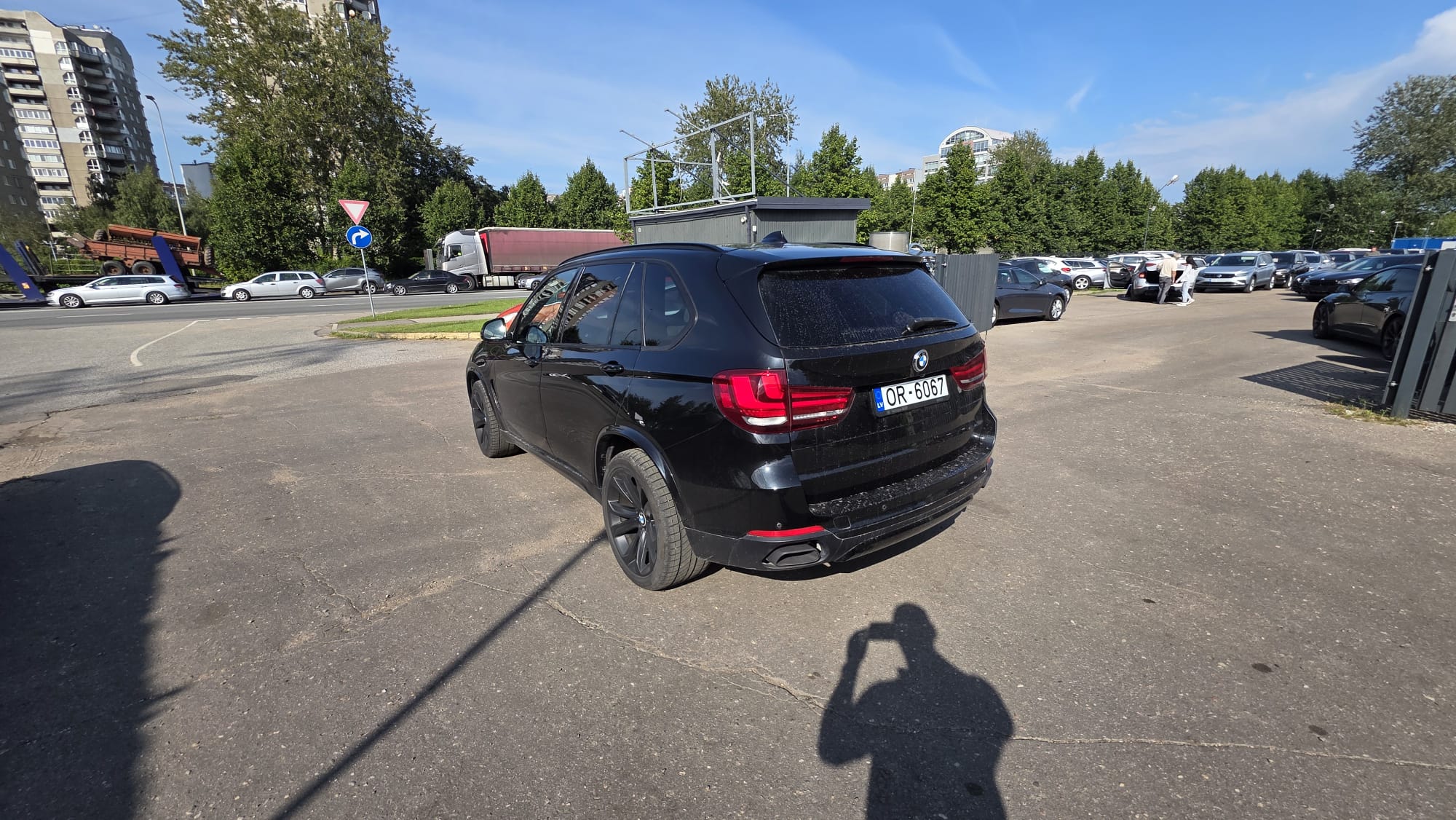 Car image 8