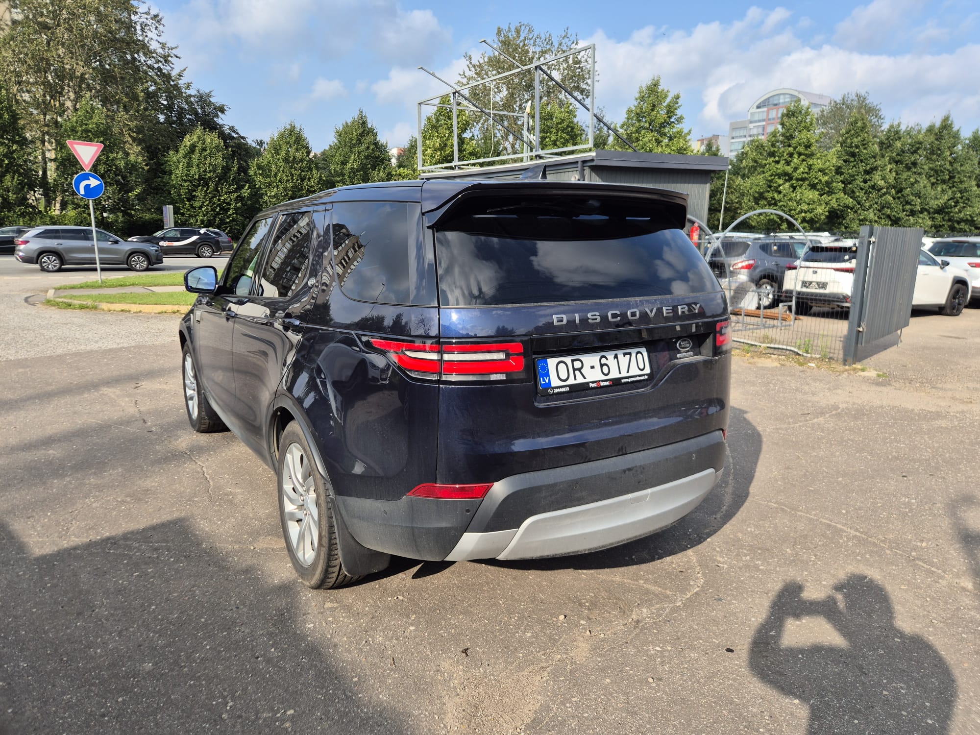 Car image 8