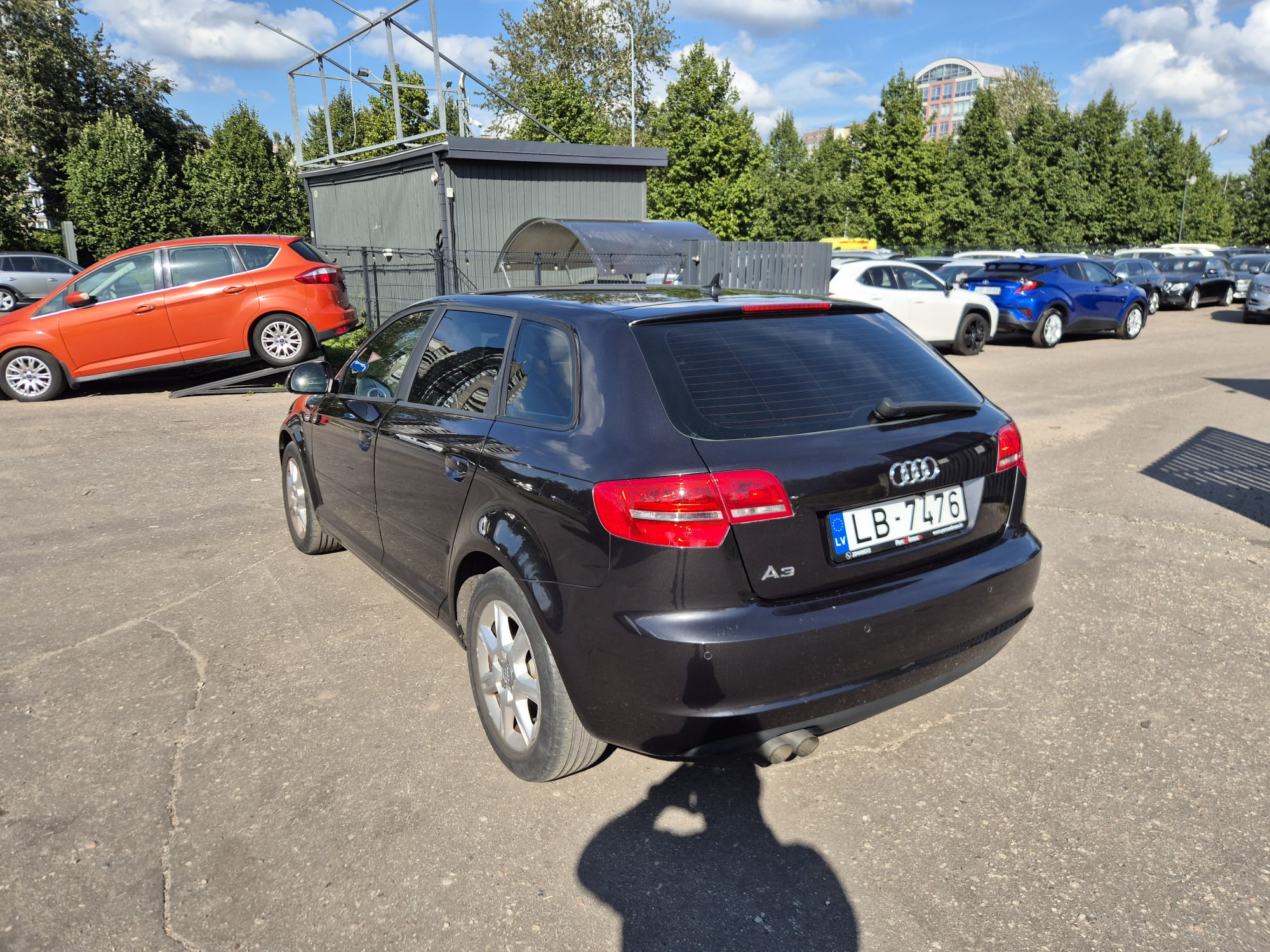 Car image 8