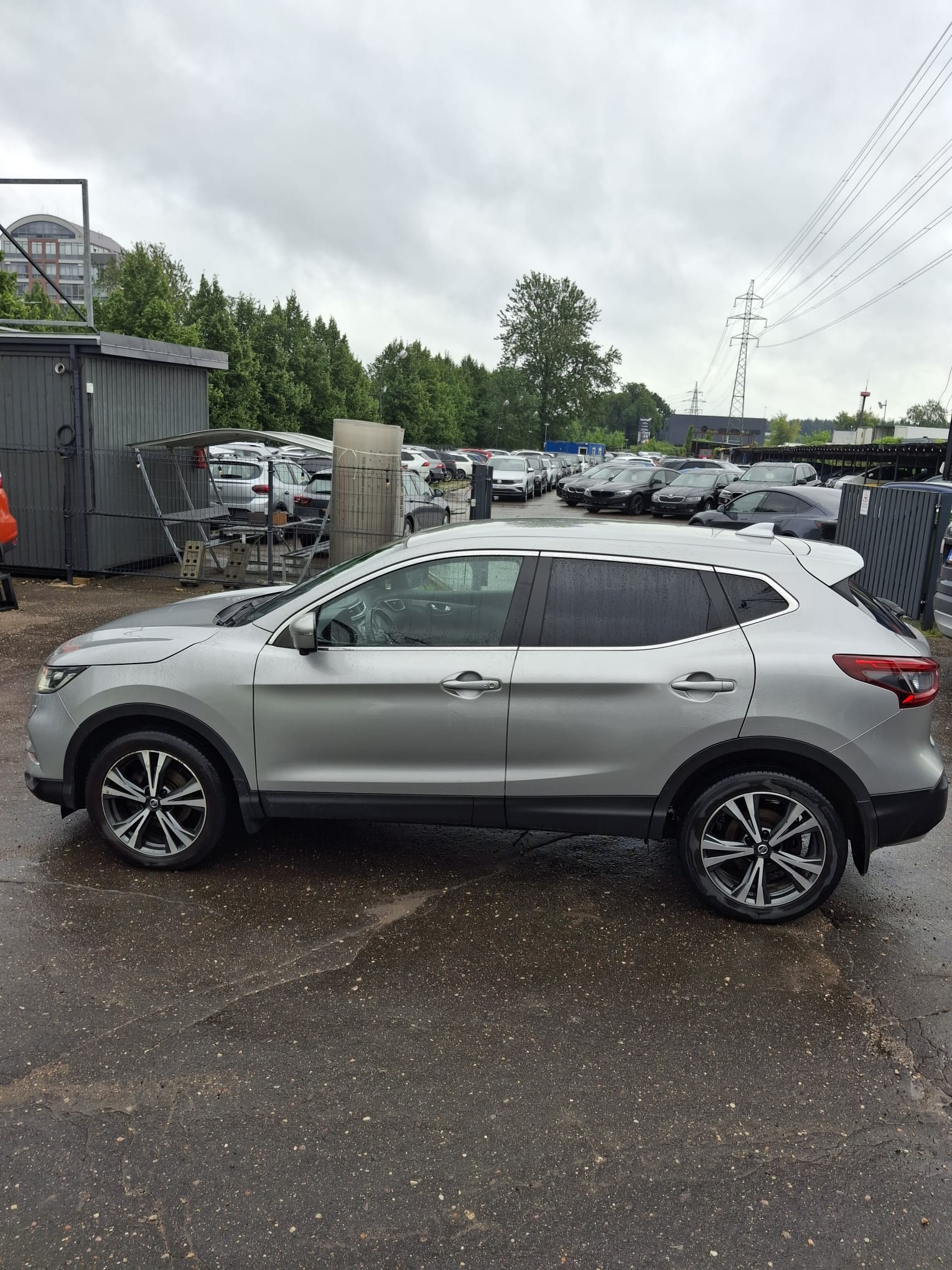 Car image 9