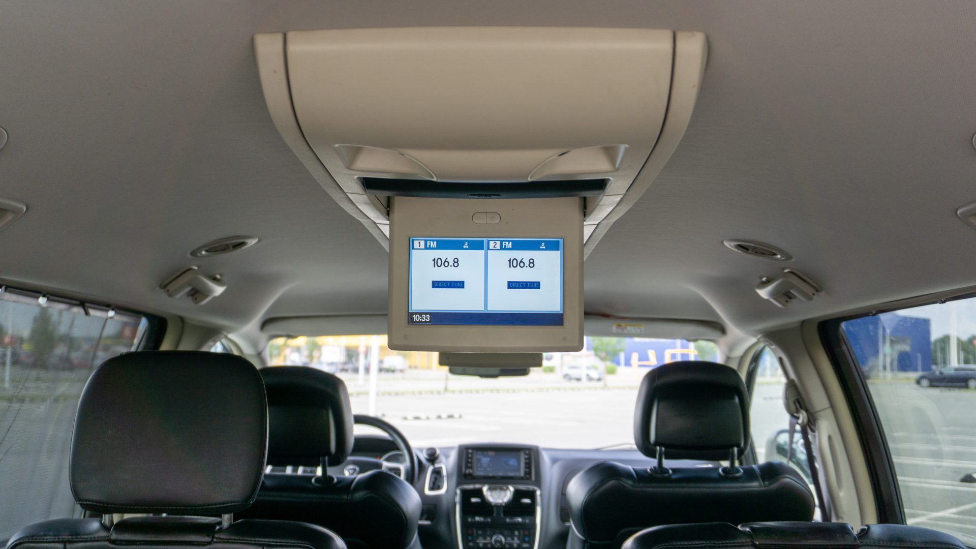Car image 30