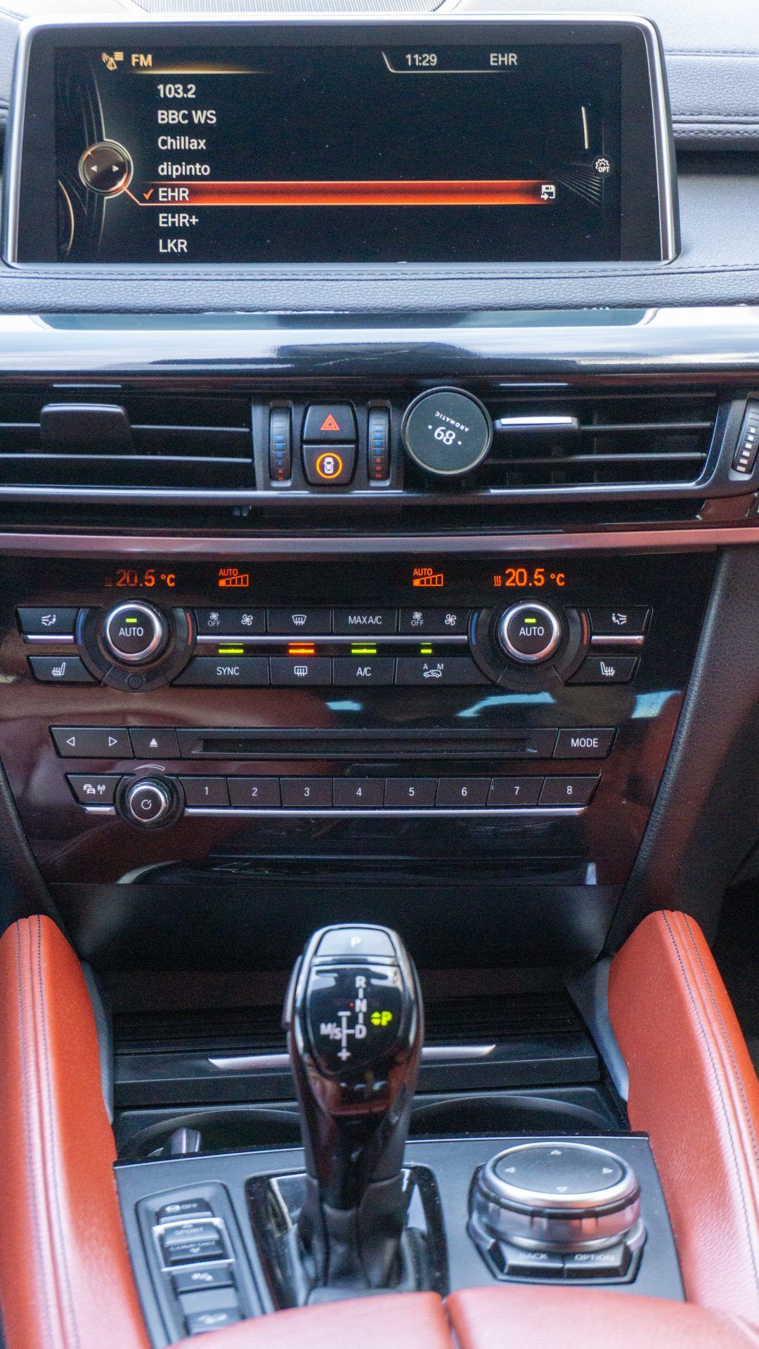 Car image 13
