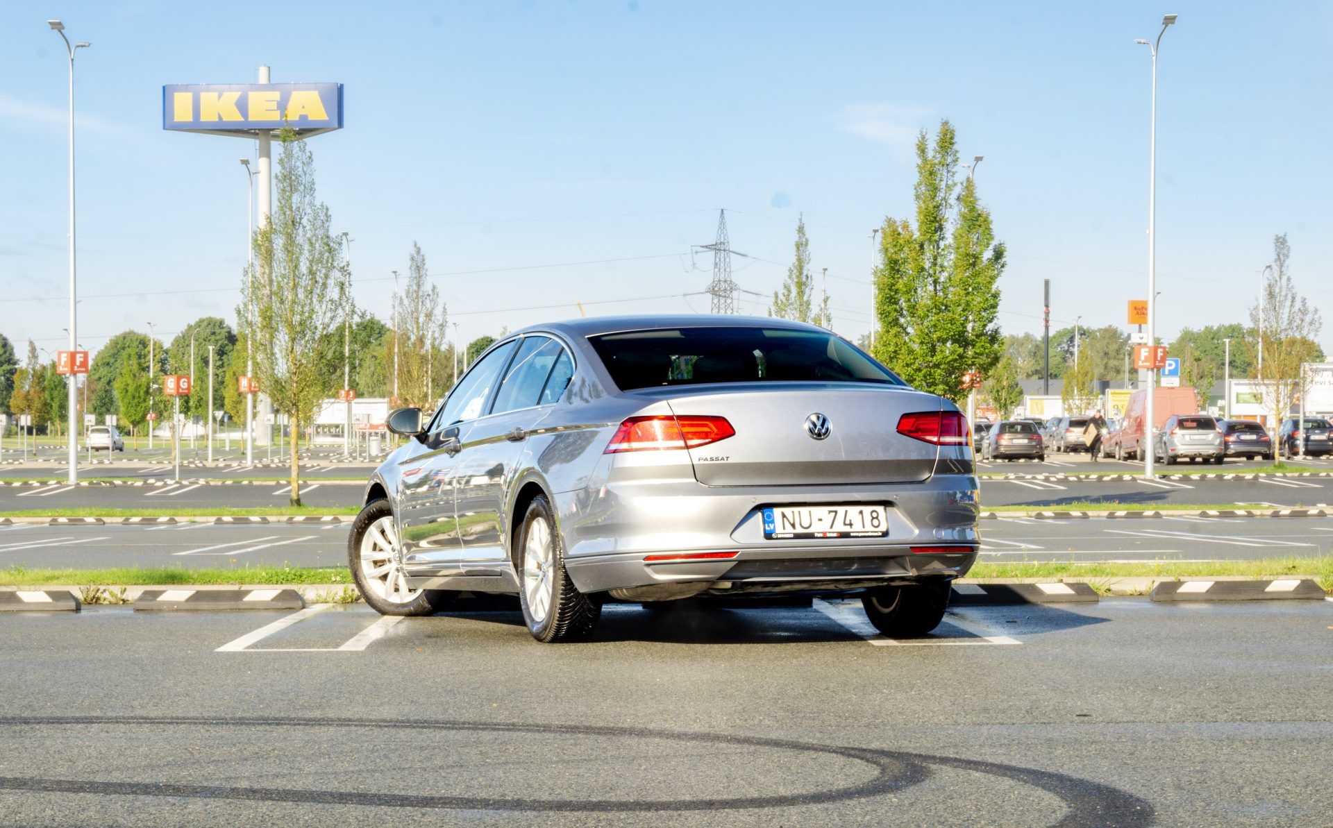 Car image 8