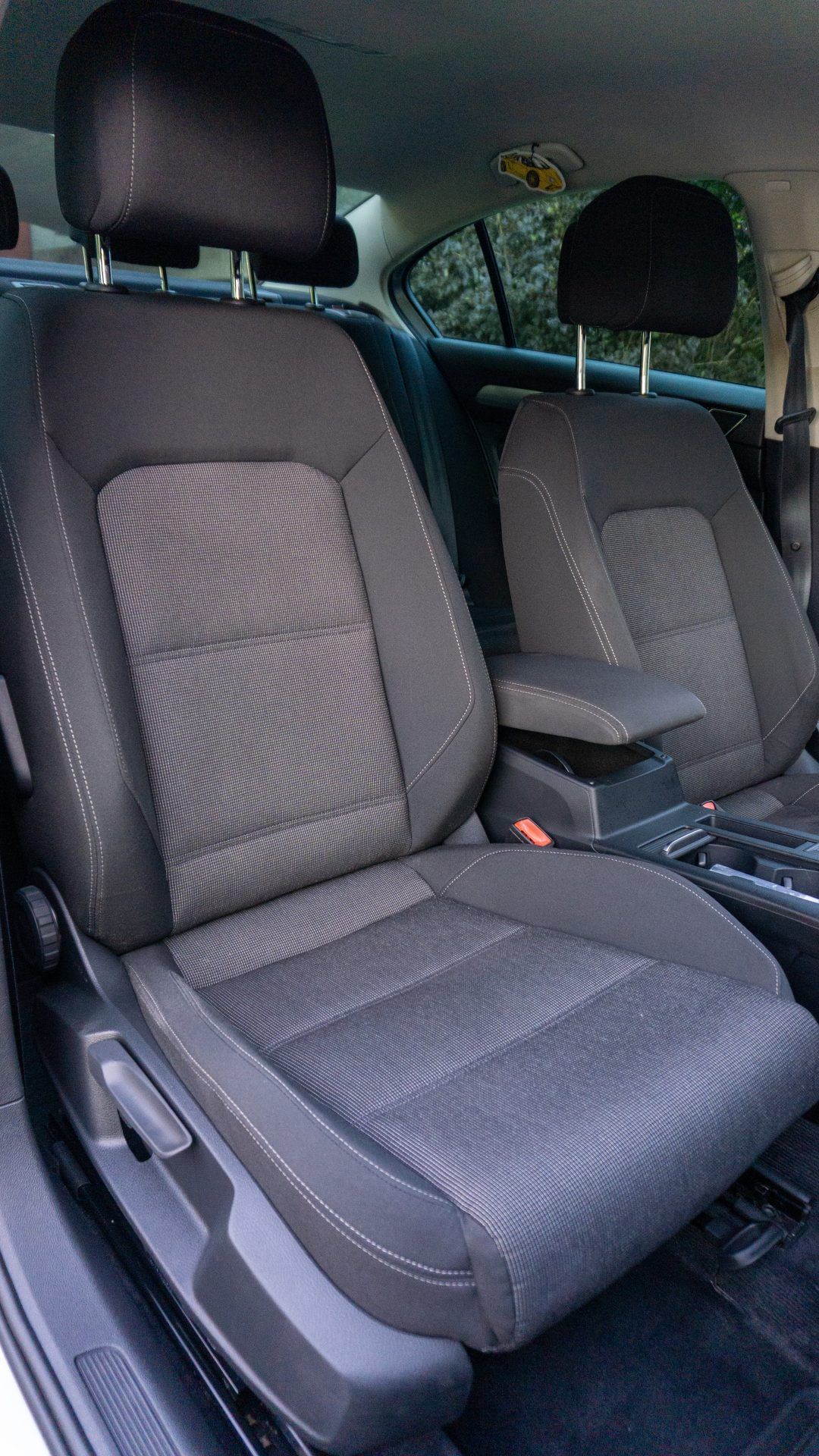 Car image 28
