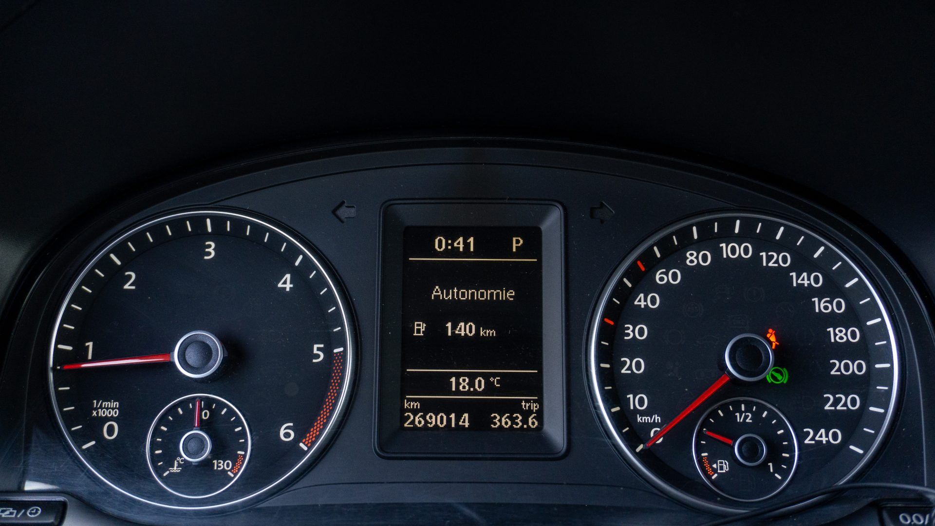 Car image 17