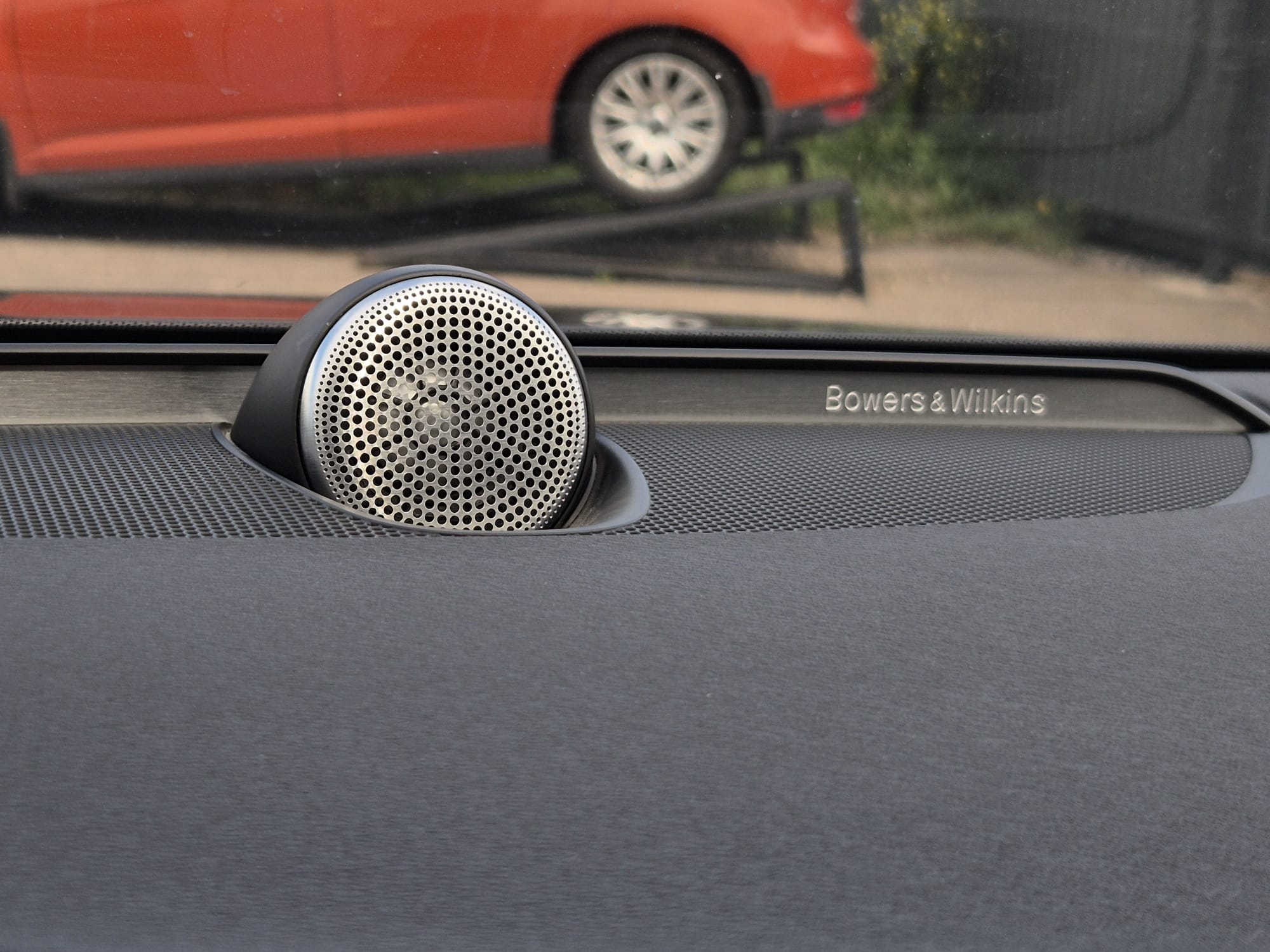 Car image 27