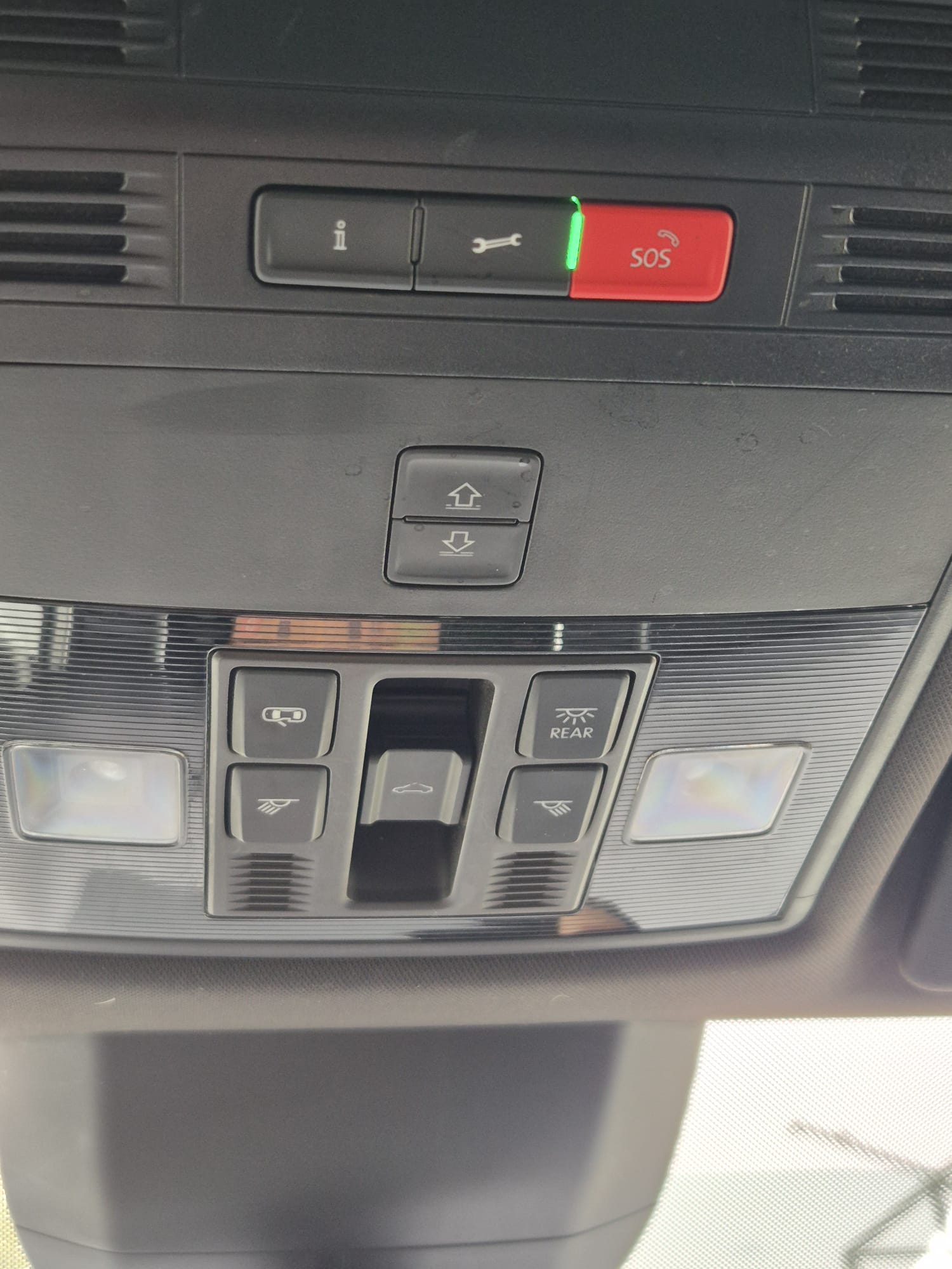 Car image 23