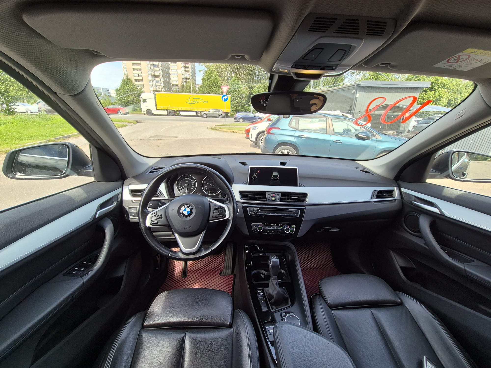 Car image 11
