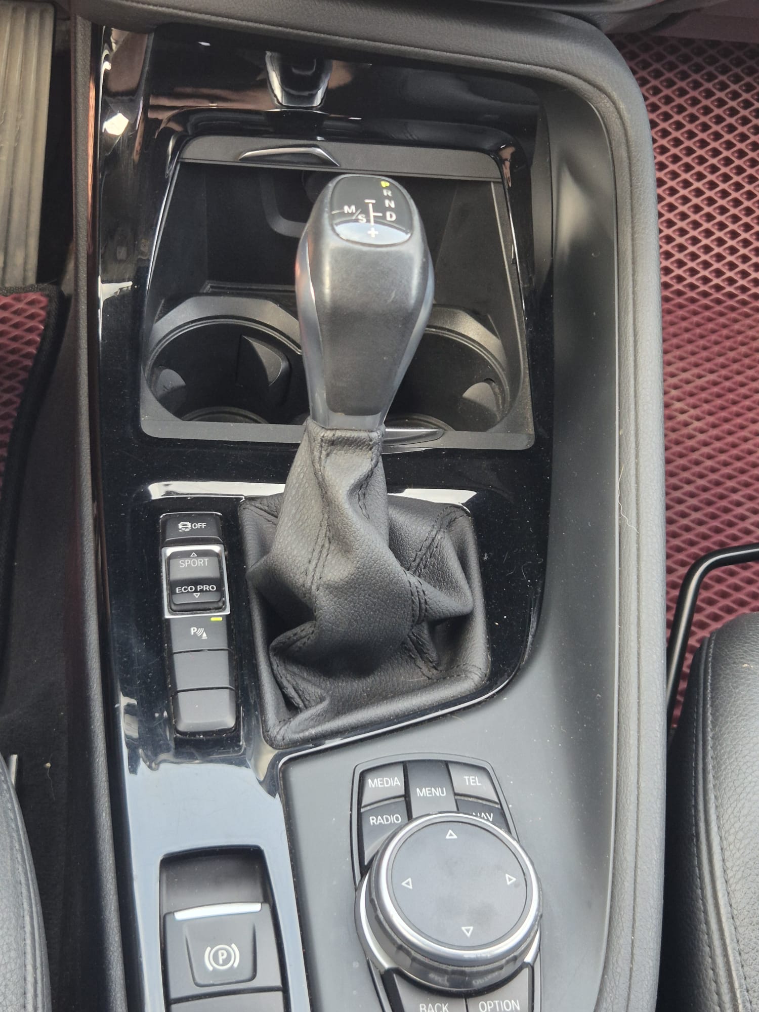 Car image 23
