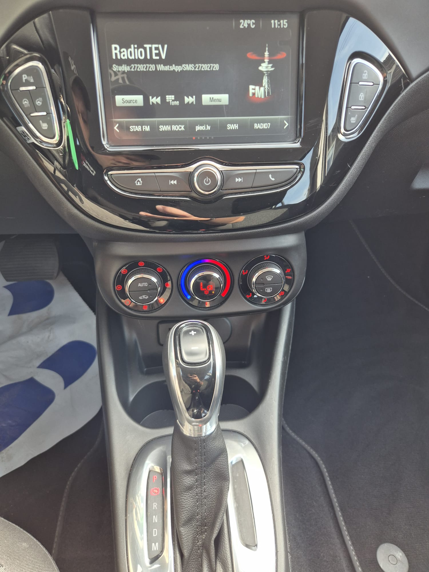 Car image 10