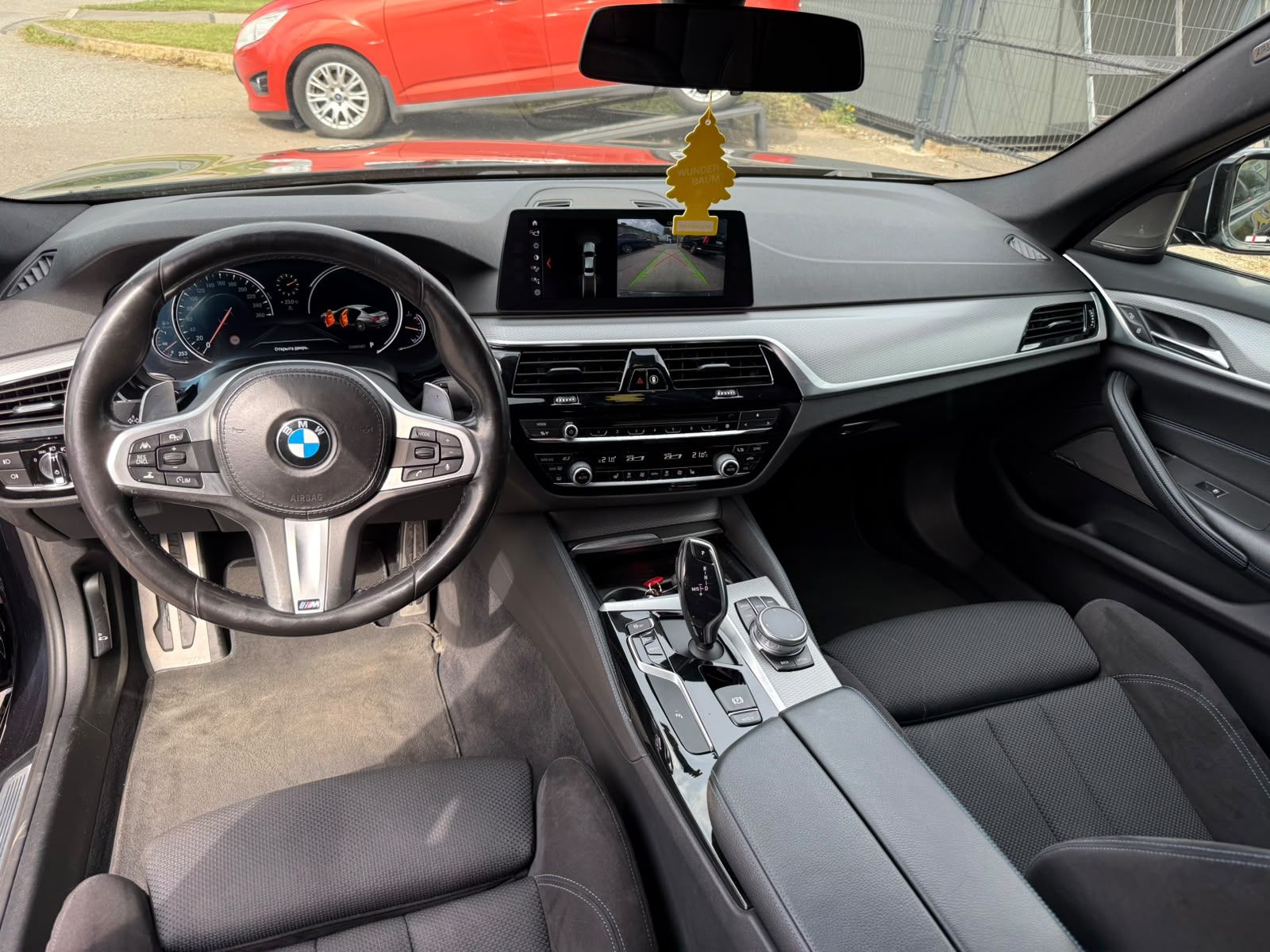 Car image 8