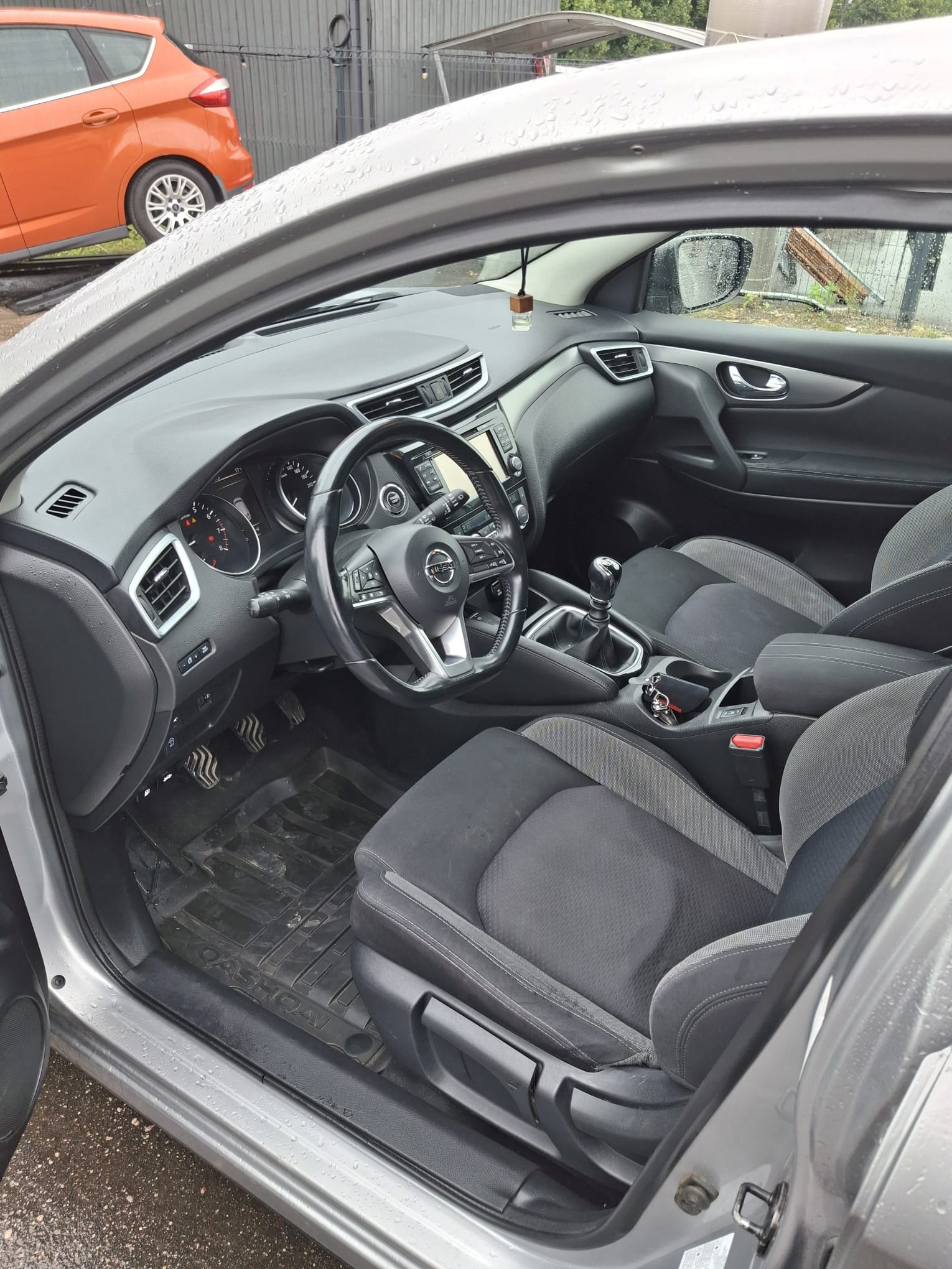 Car image 10