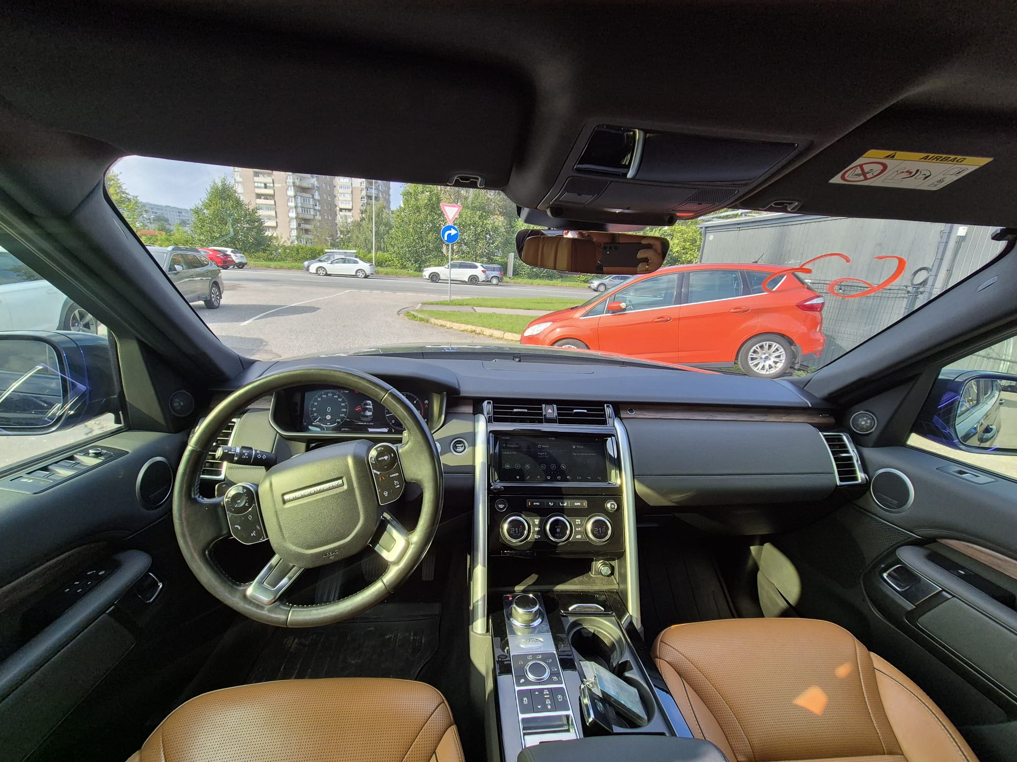 Car image 20
