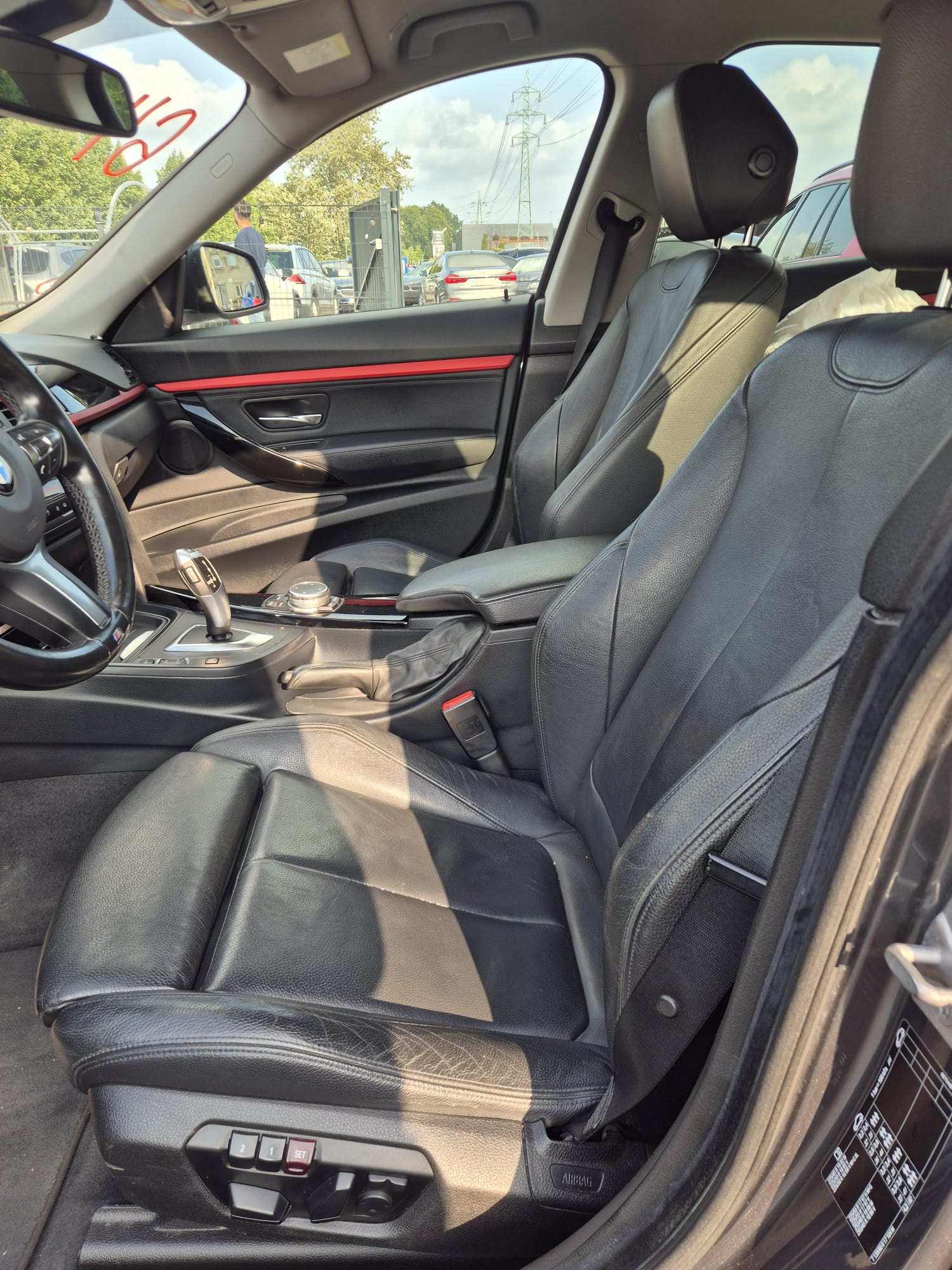 Car image 15