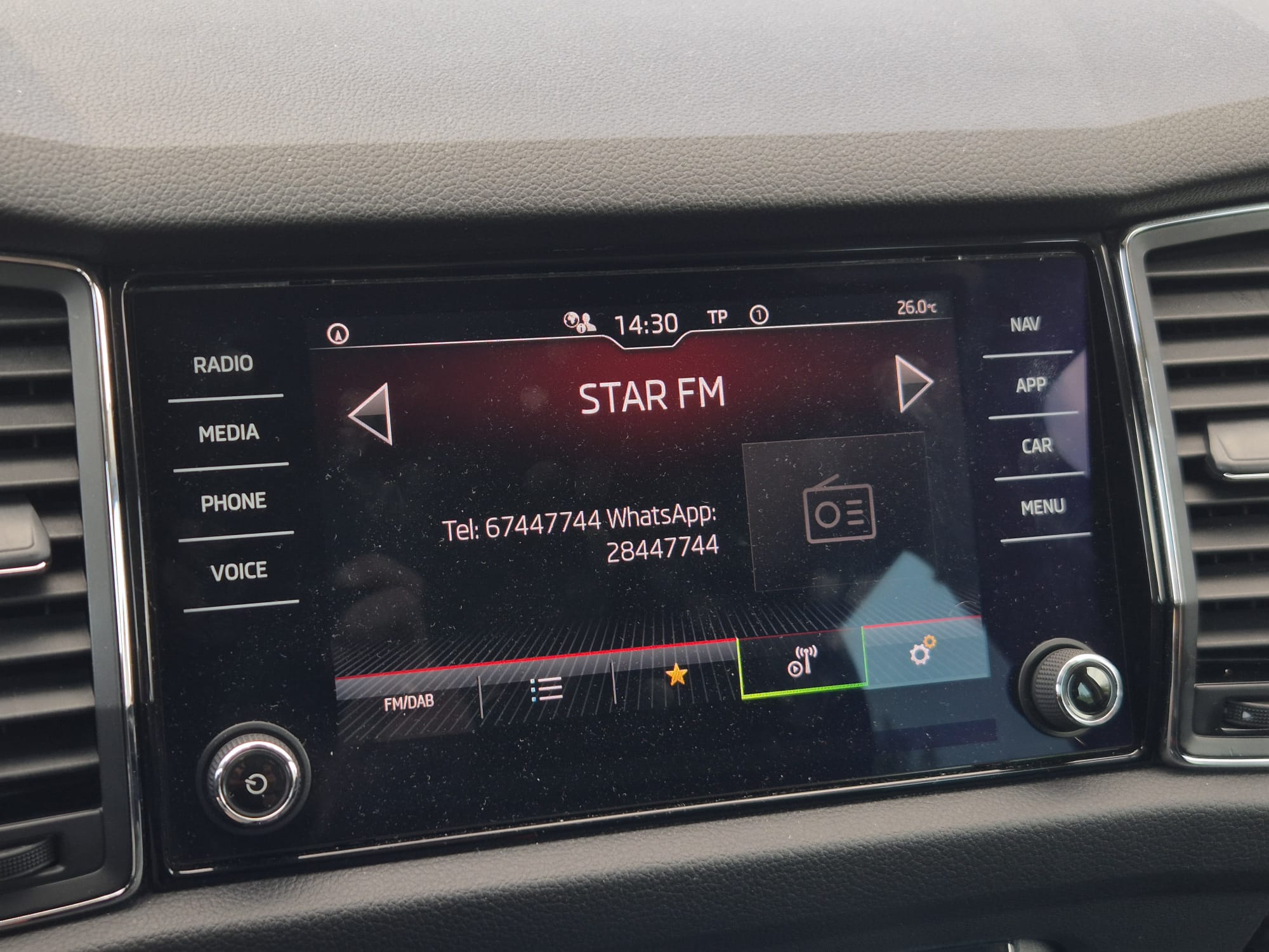Car image 18