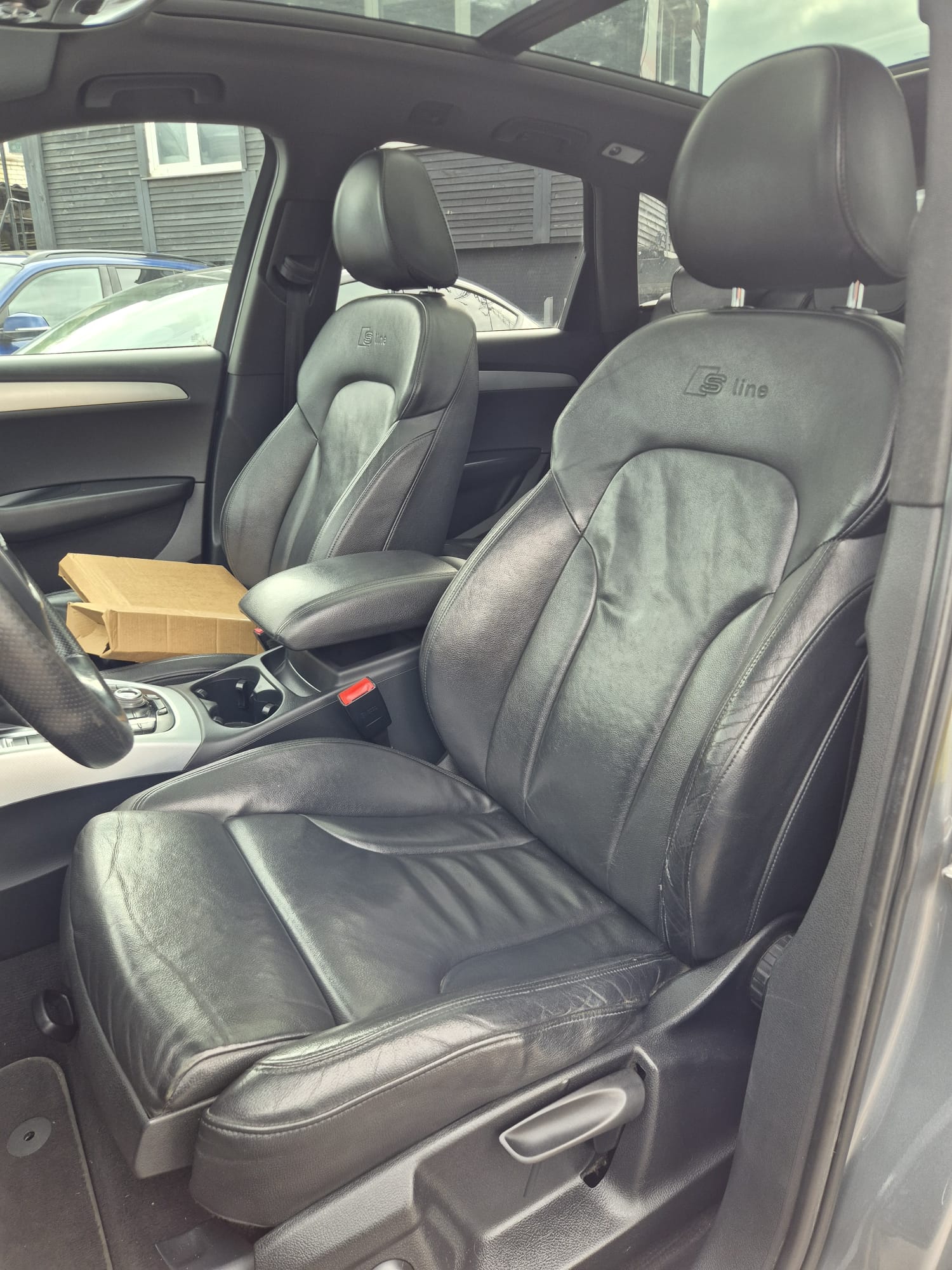Car image 13