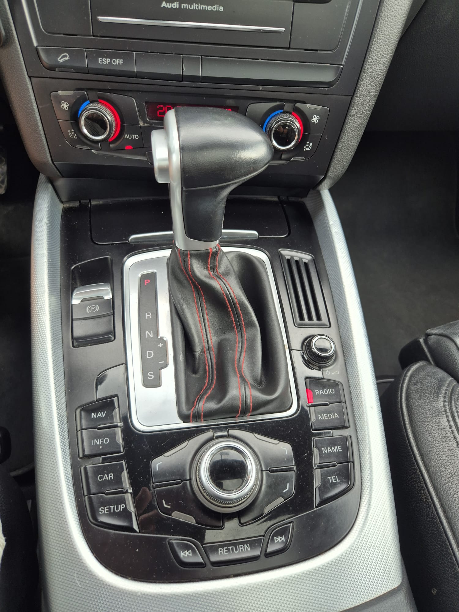 Car image 15
