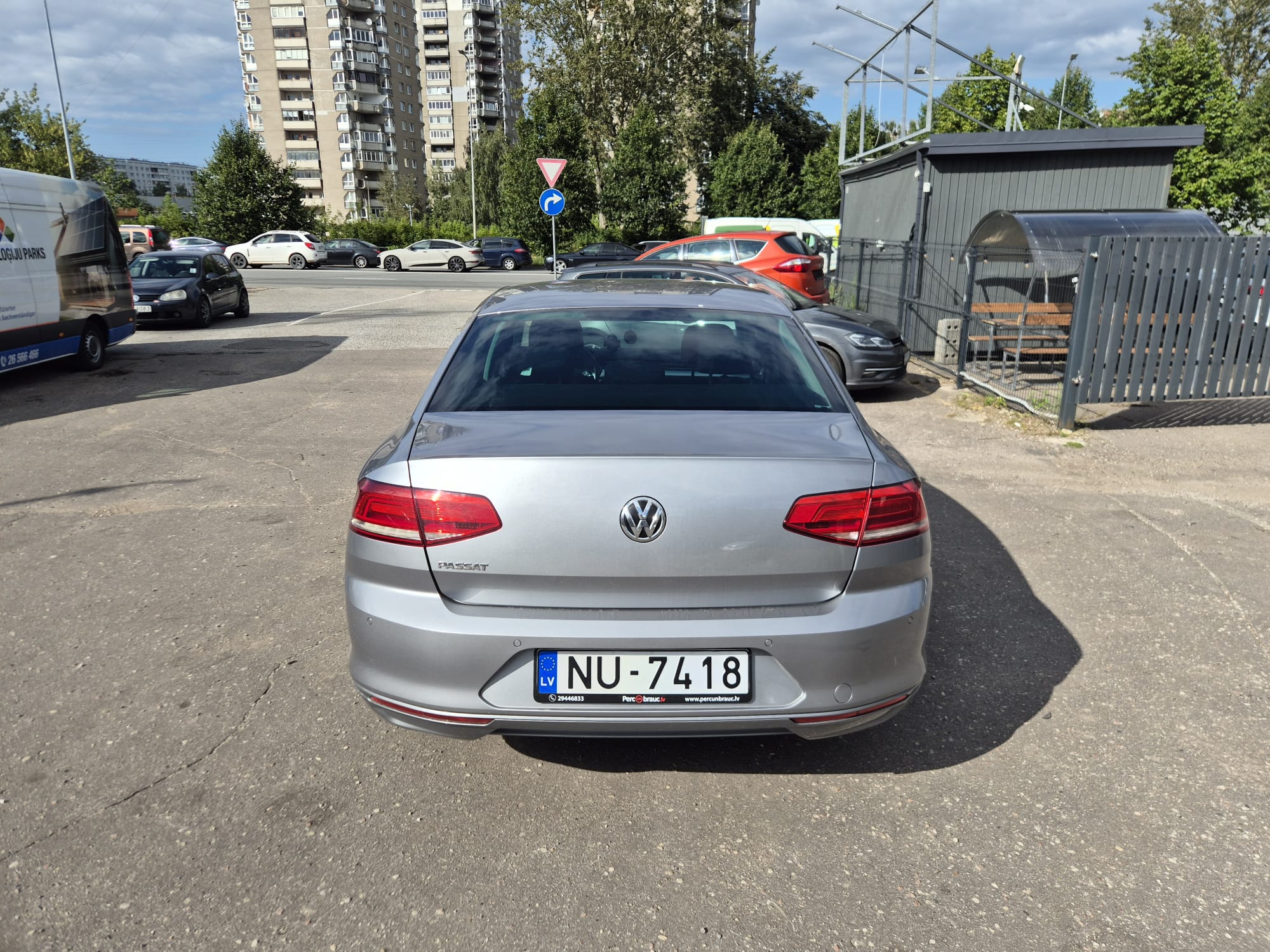 Car image 7
