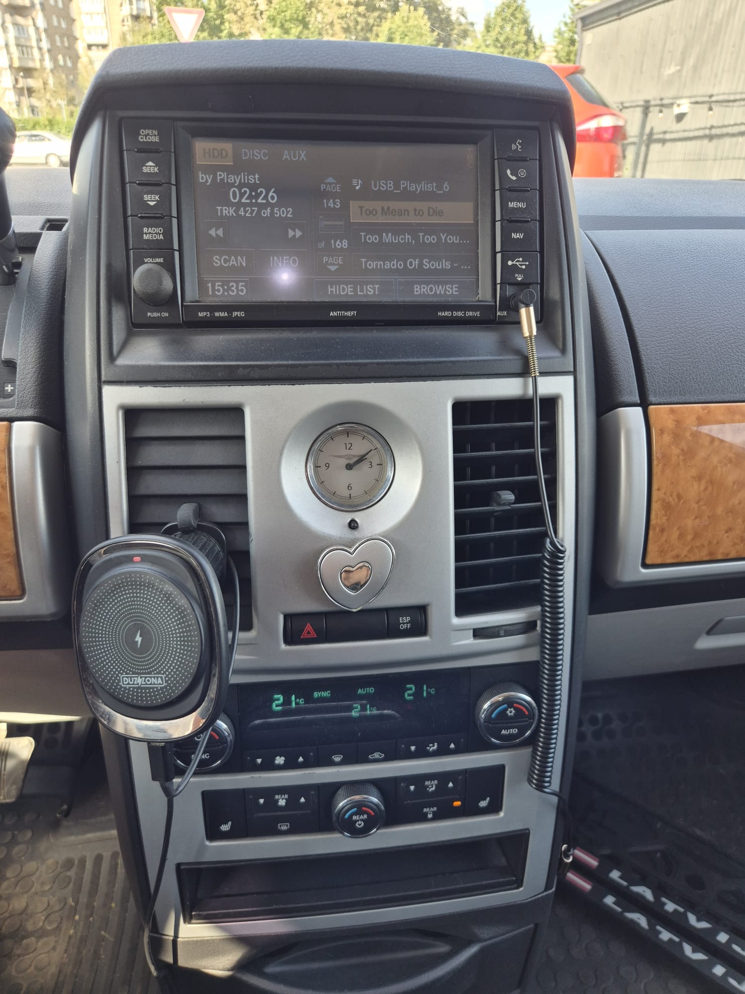 Car image 15