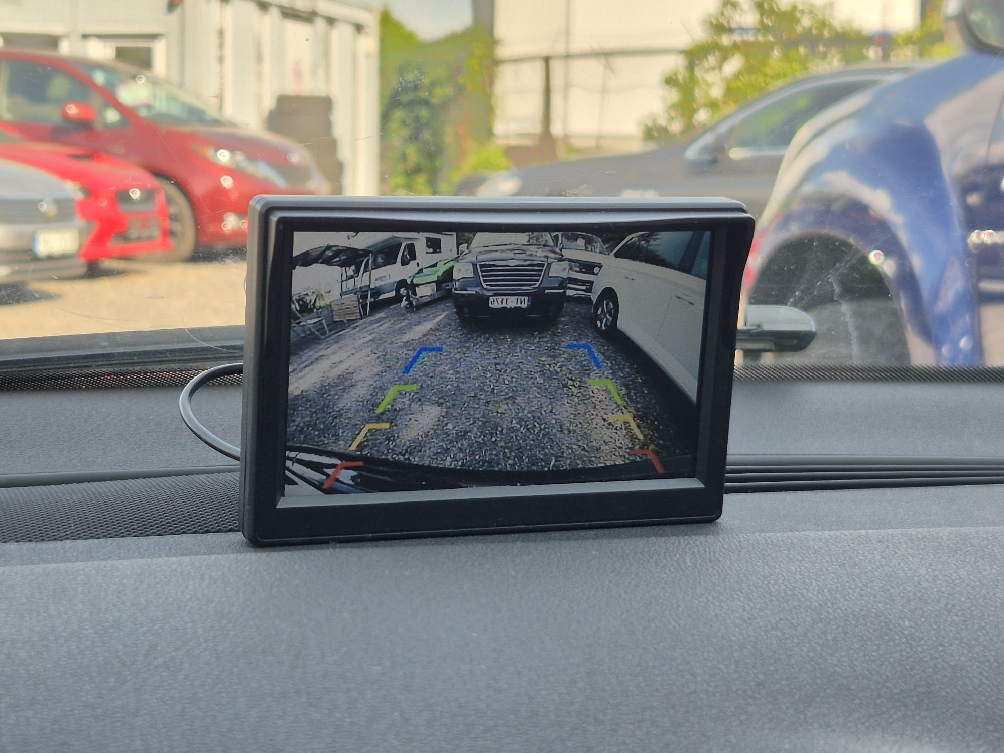 Car image 17