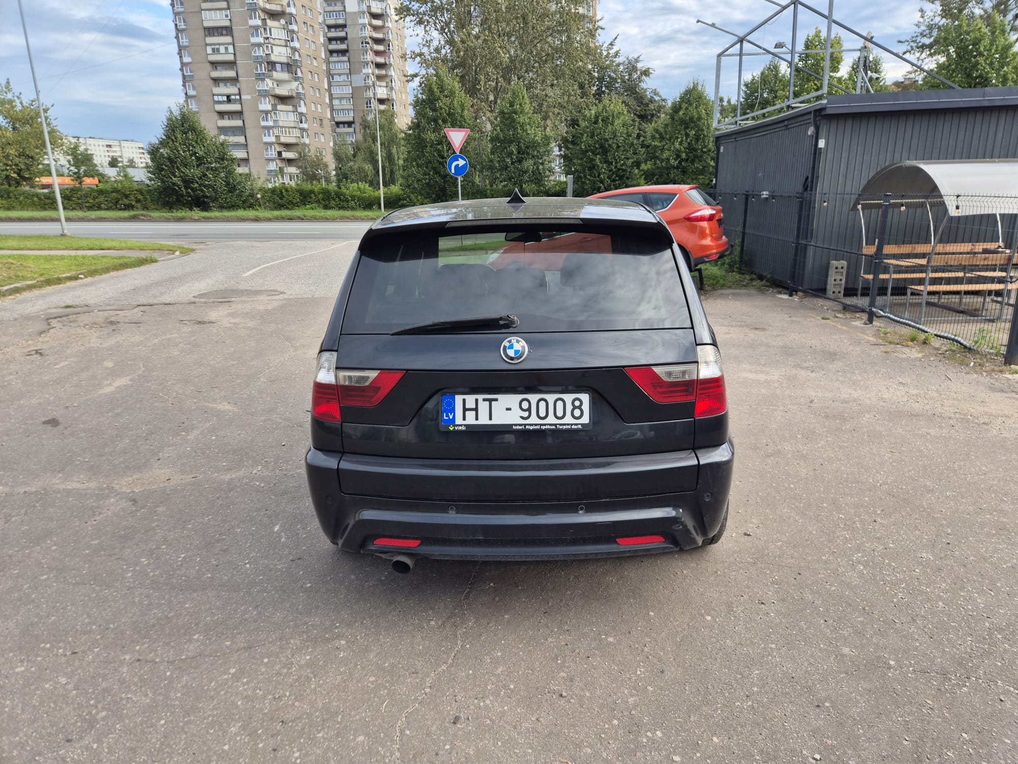 Car image 7