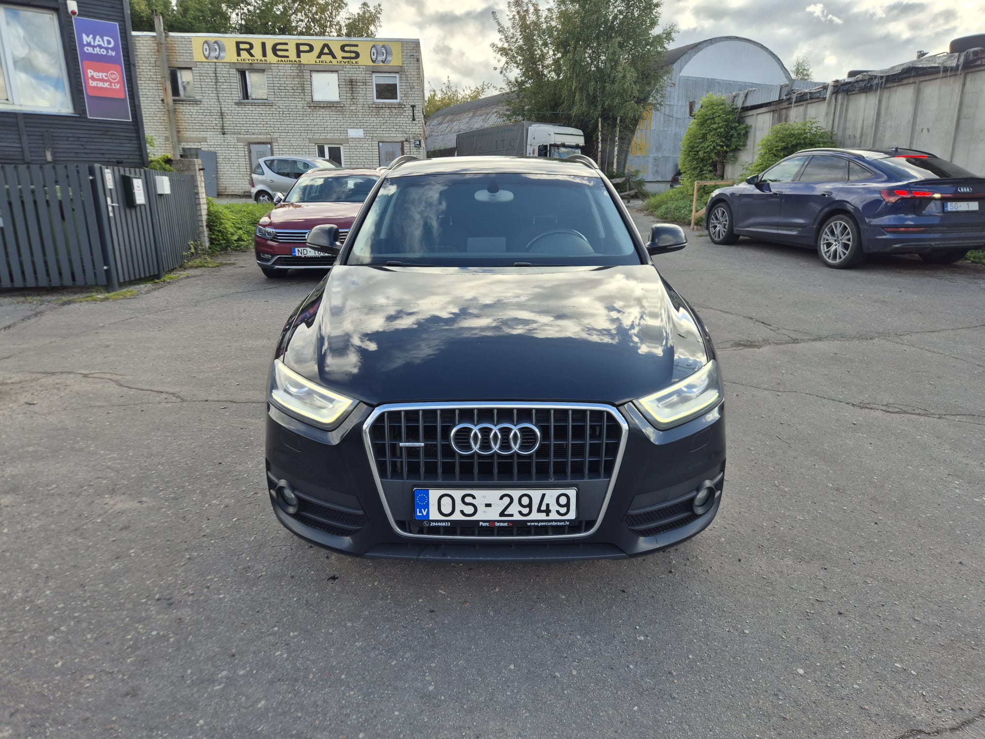 Car image 2