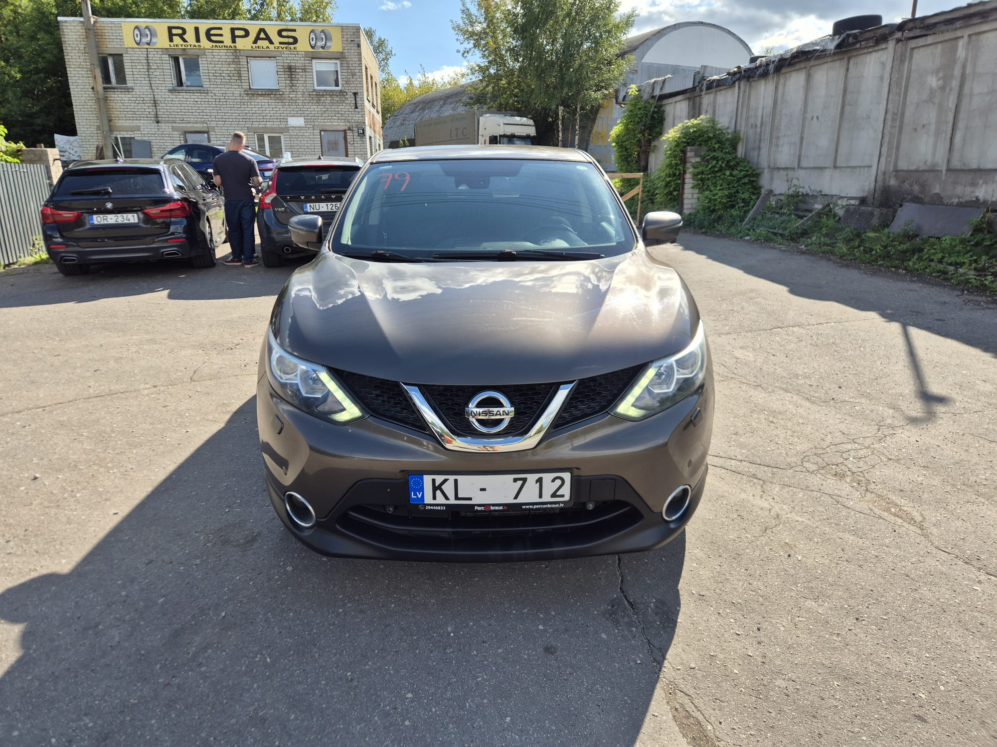 Car image 3