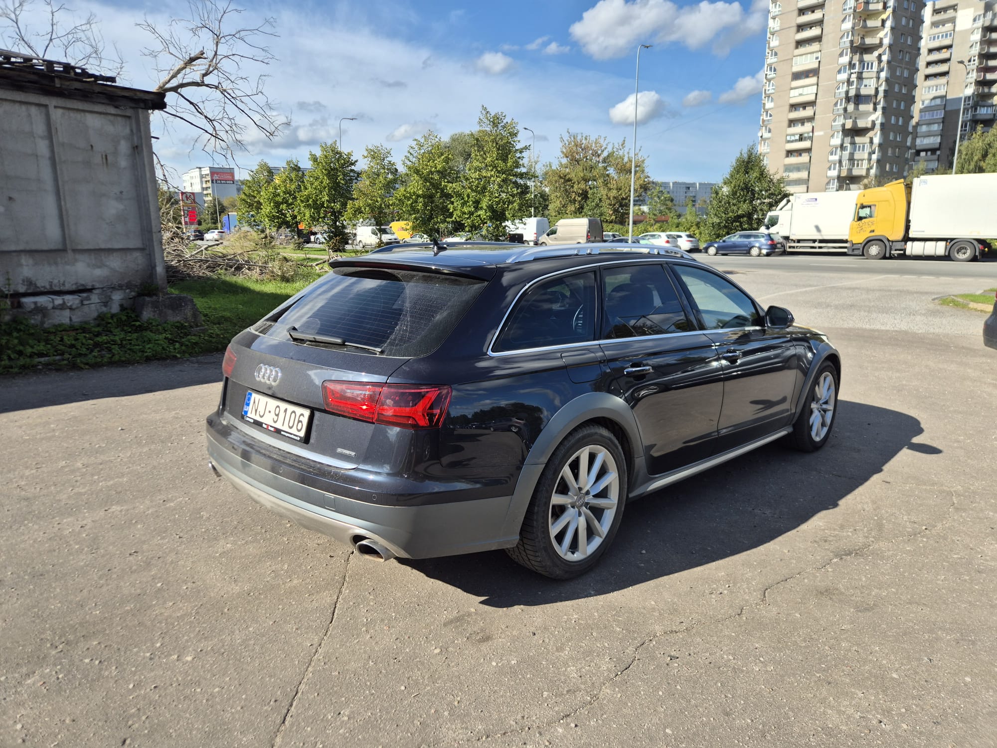 Car image 6