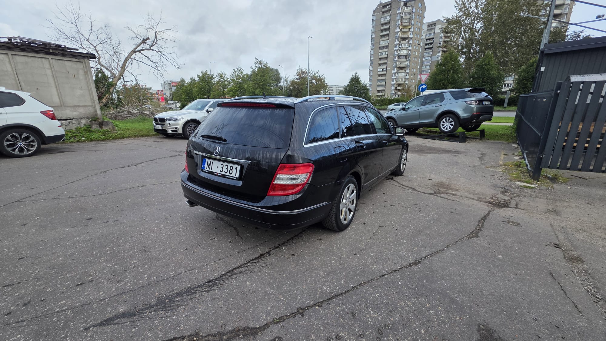 Car image 5