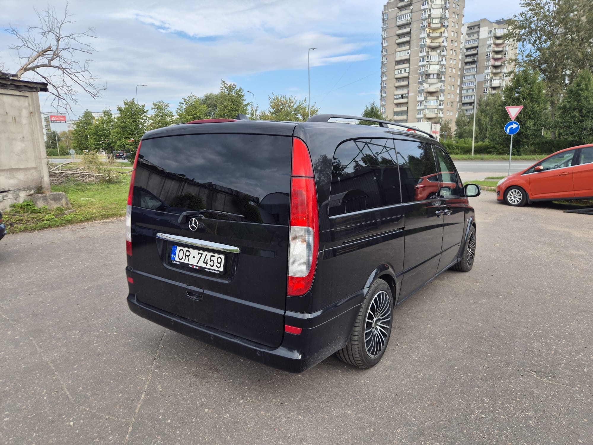 Car image 6