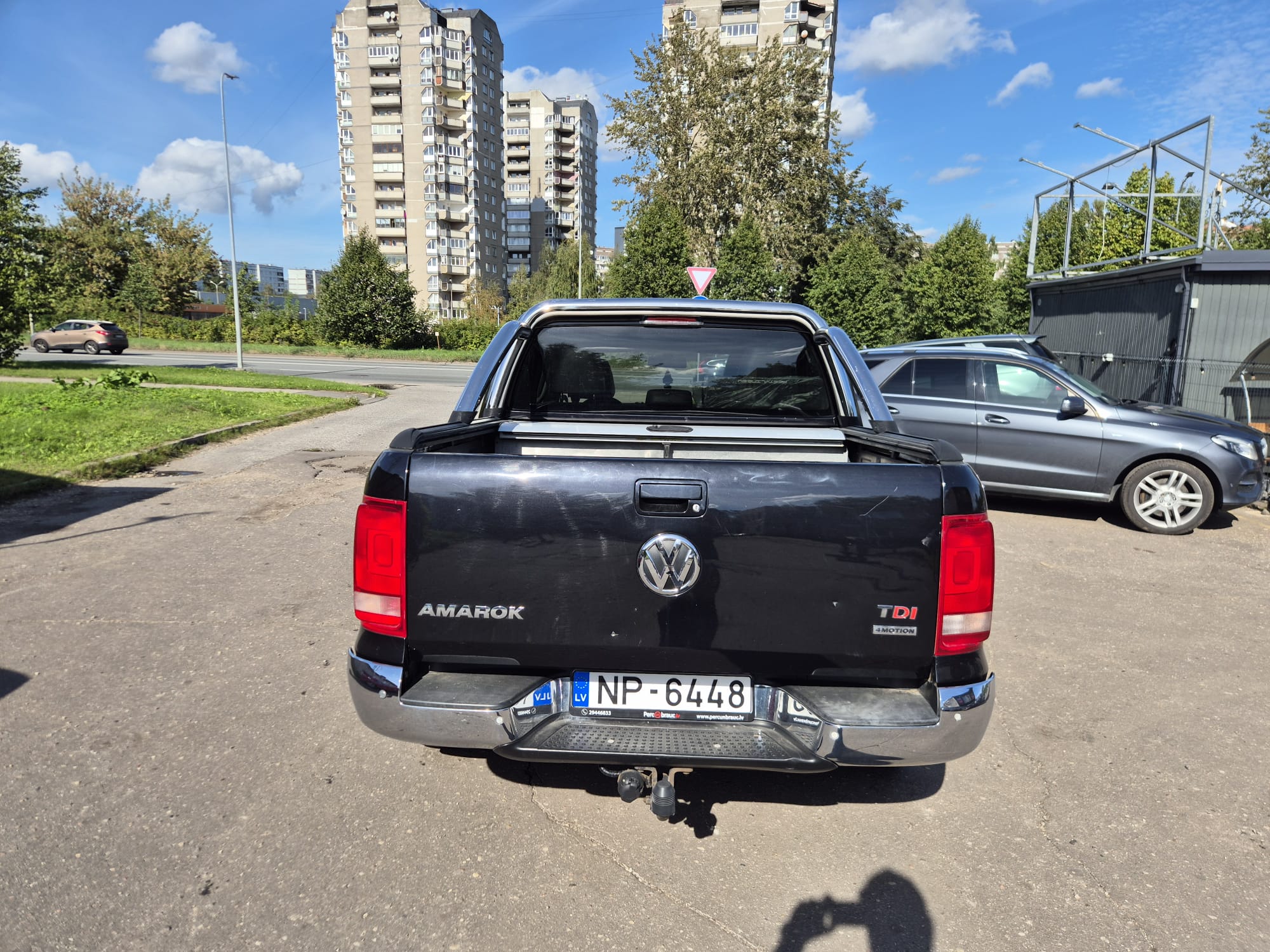 Car image 7