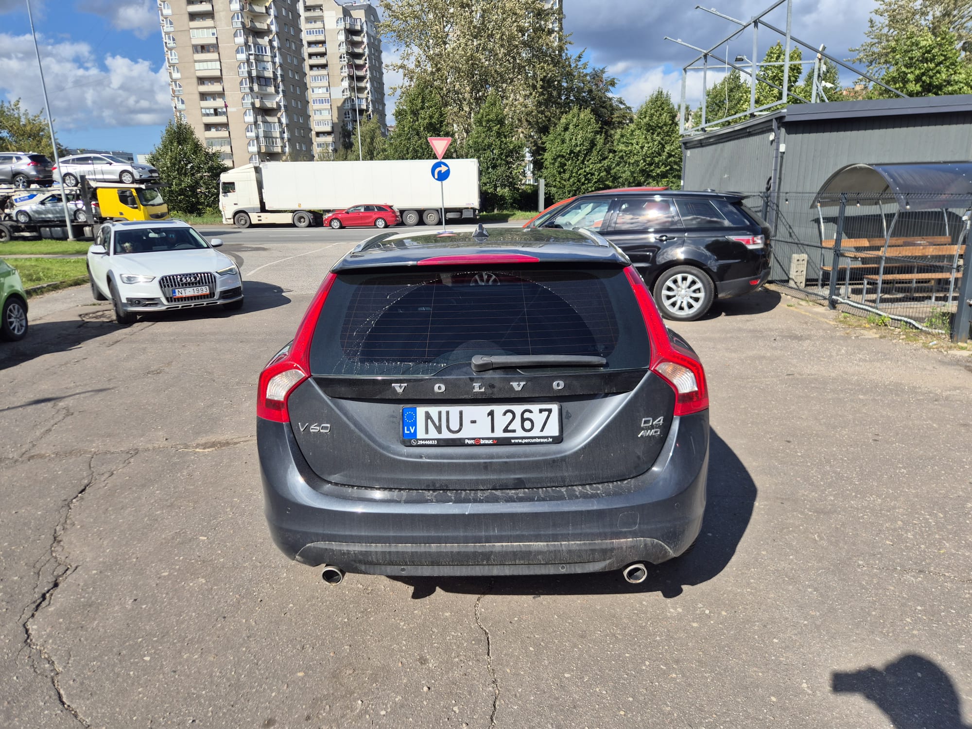 Car image 7
