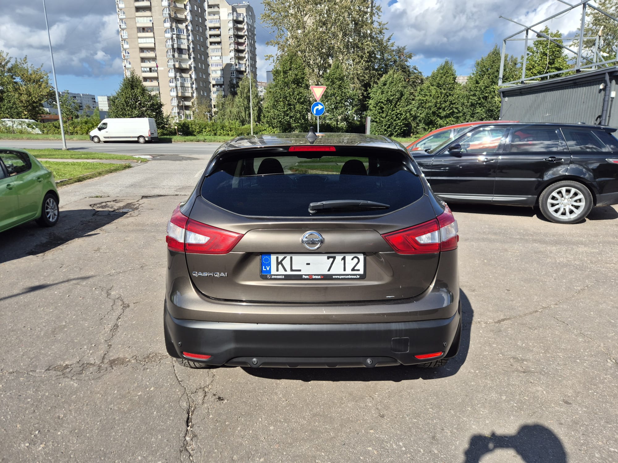 Car image 7