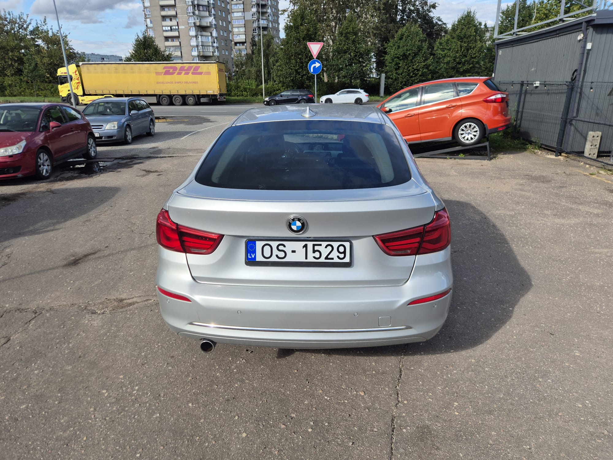 Car image 7