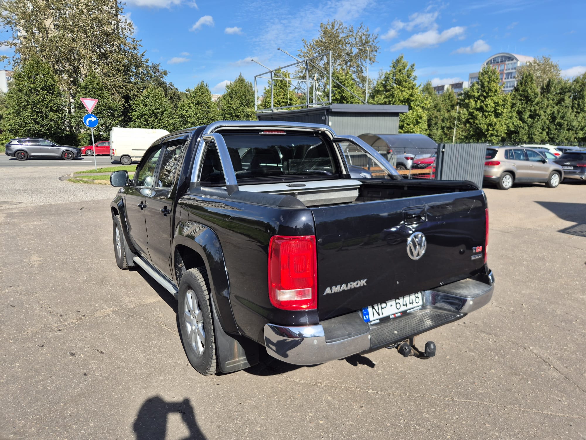 Car image 8