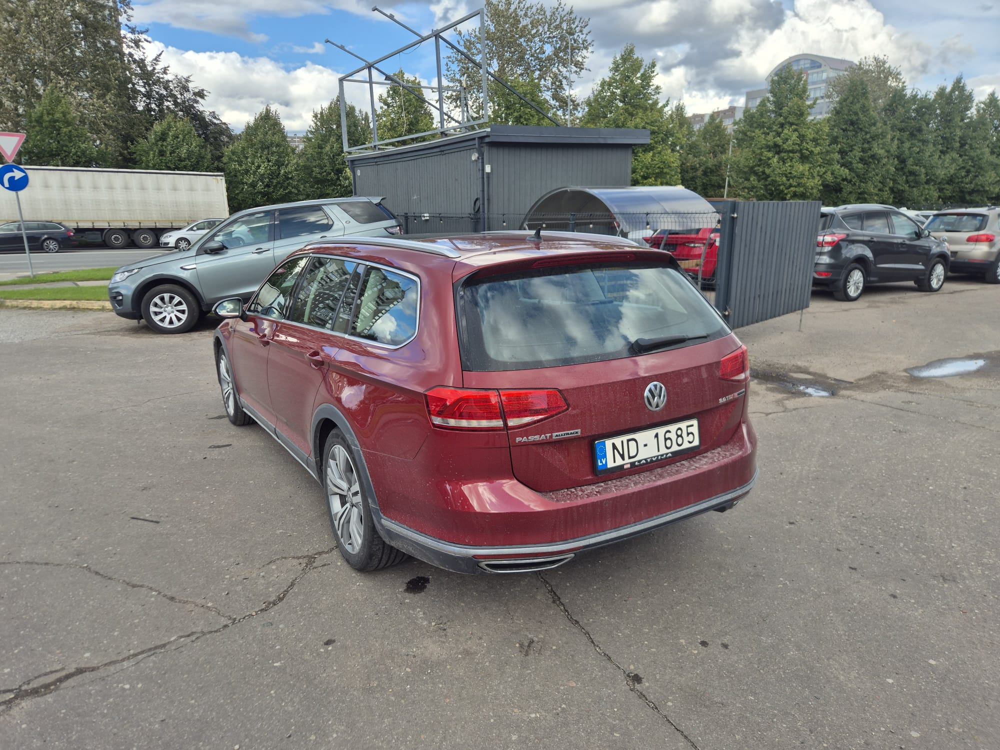 Car image 7