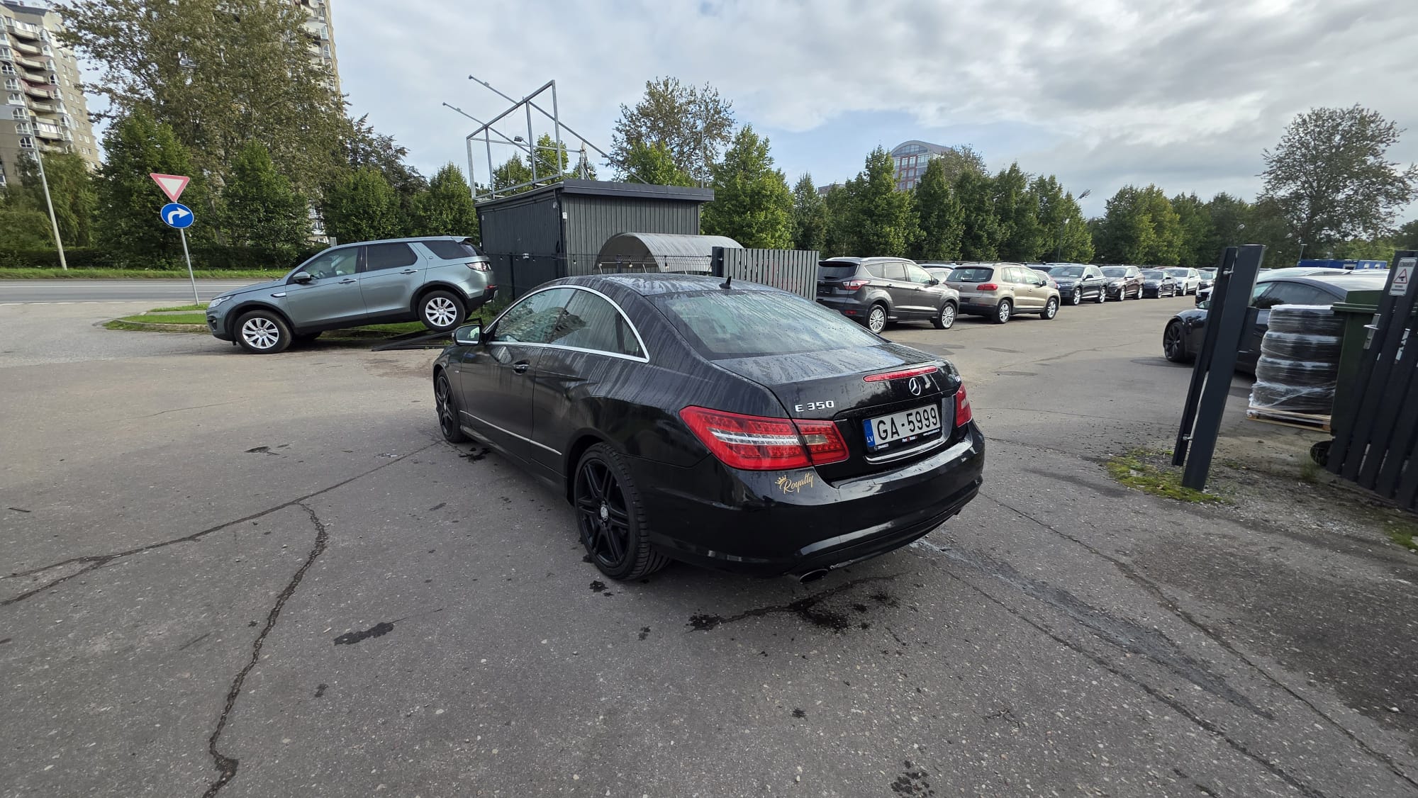 Car image 7