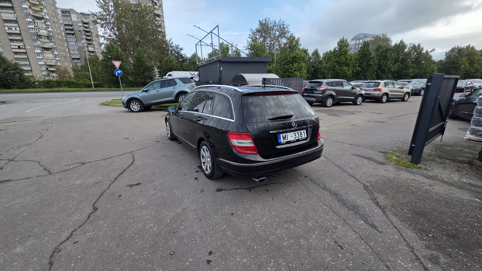 Car image 7